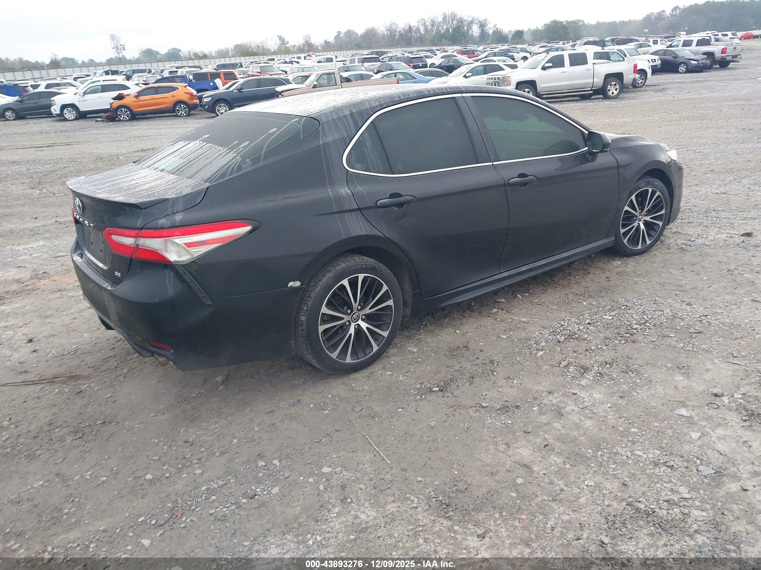 TOYOTA CAMRY image 4