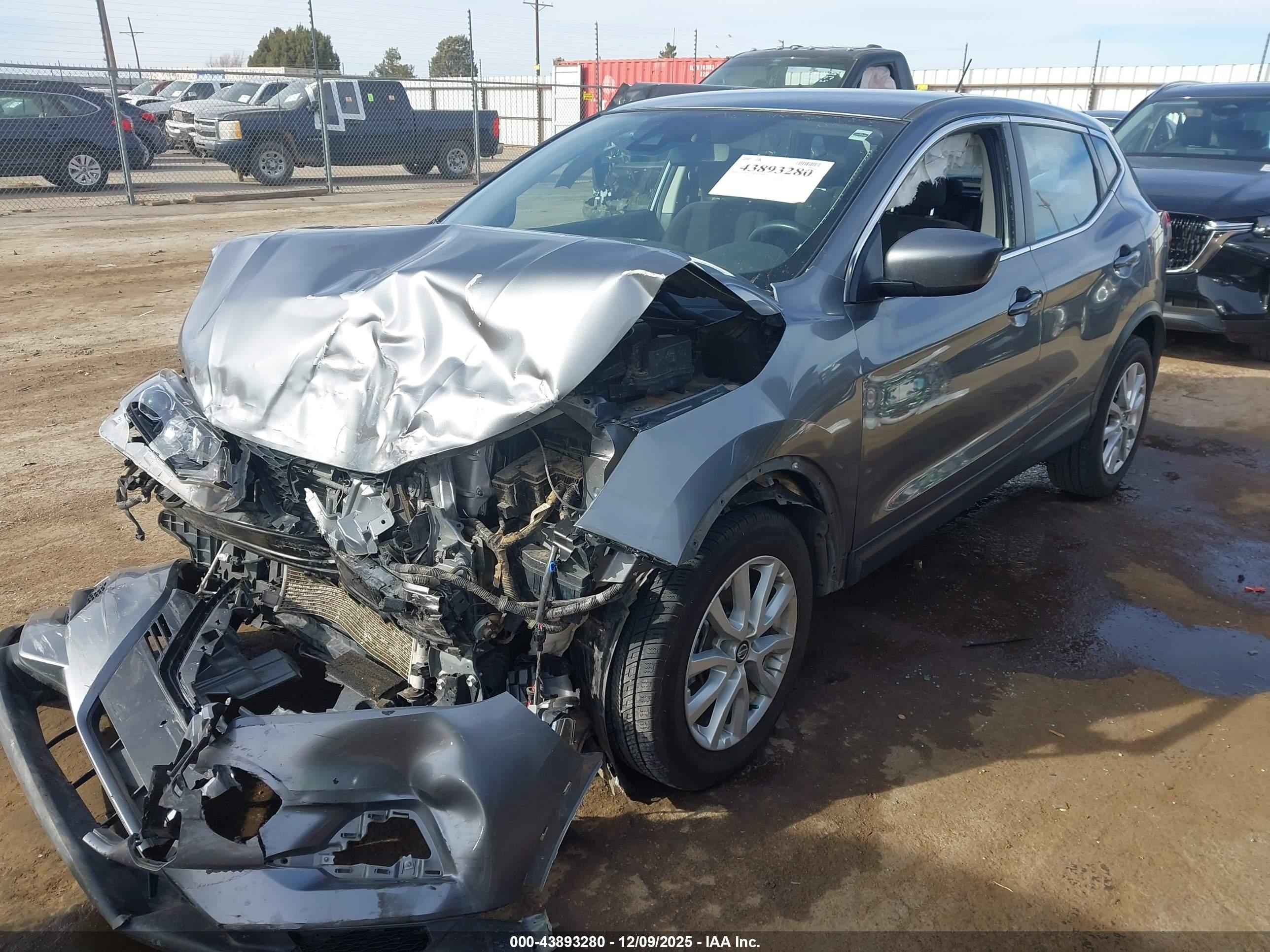 NISSAN ROGUE image 2