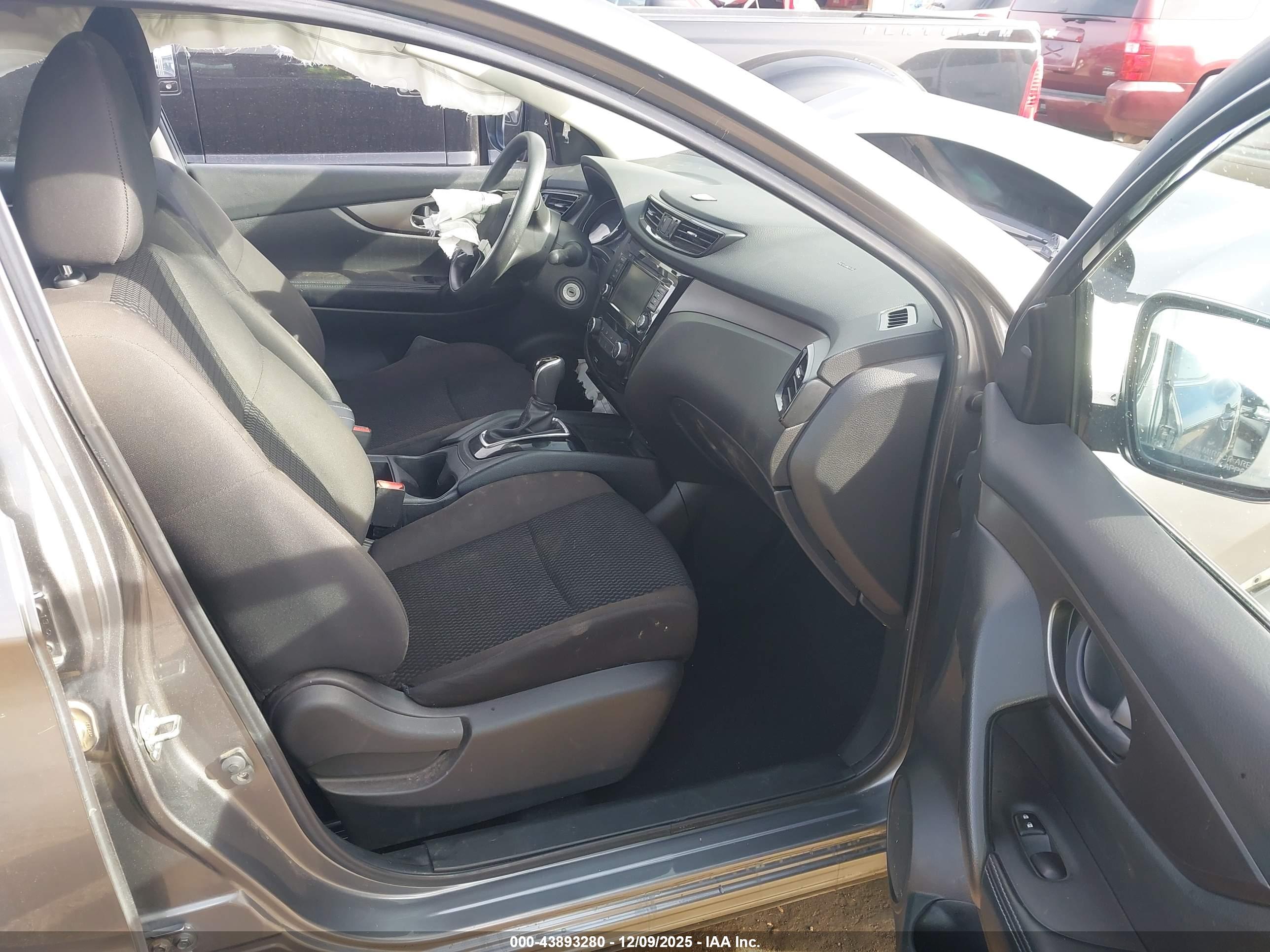 NISSAN ROGUE image 5