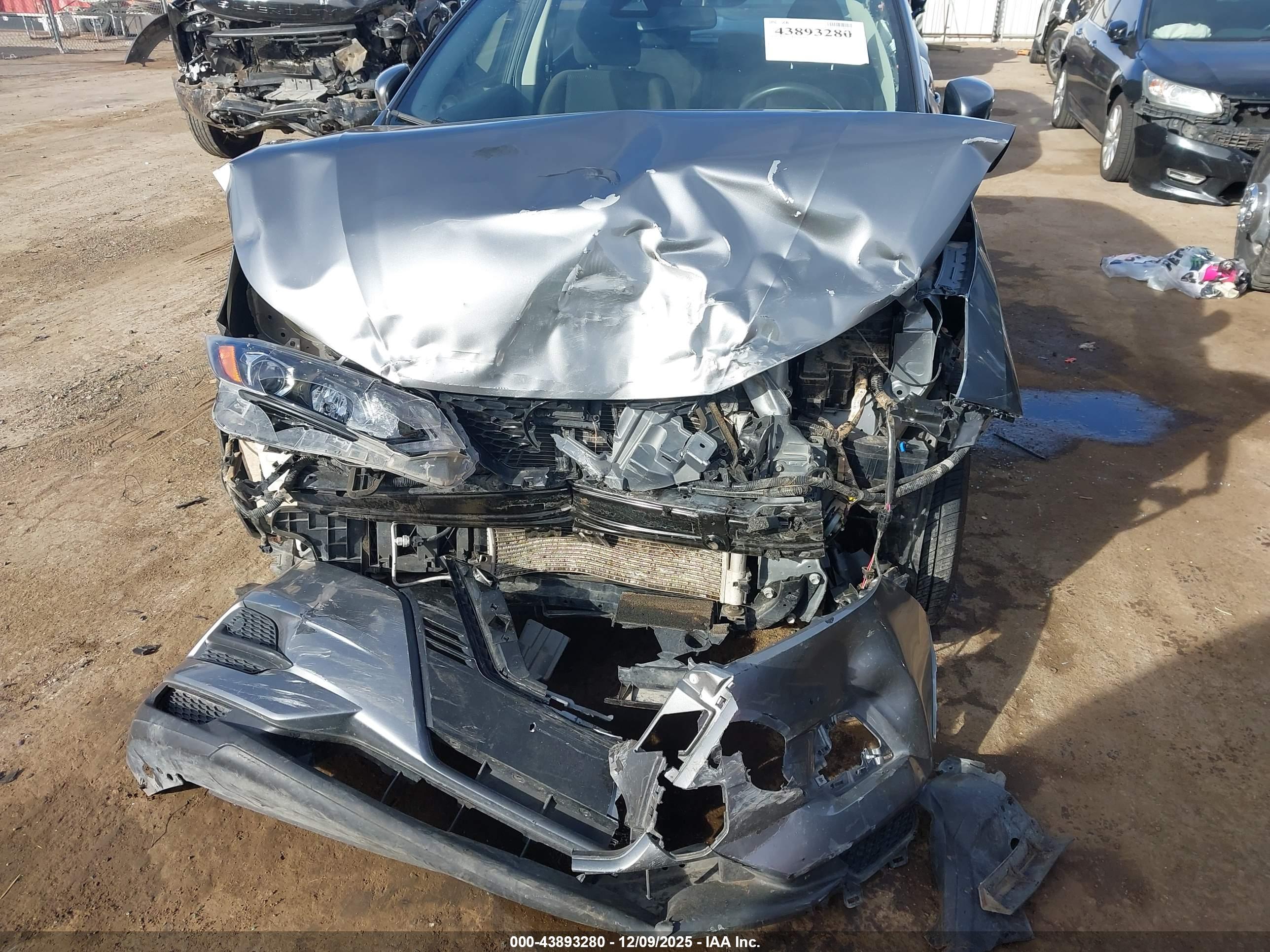 NISSAN ROGUE image 6