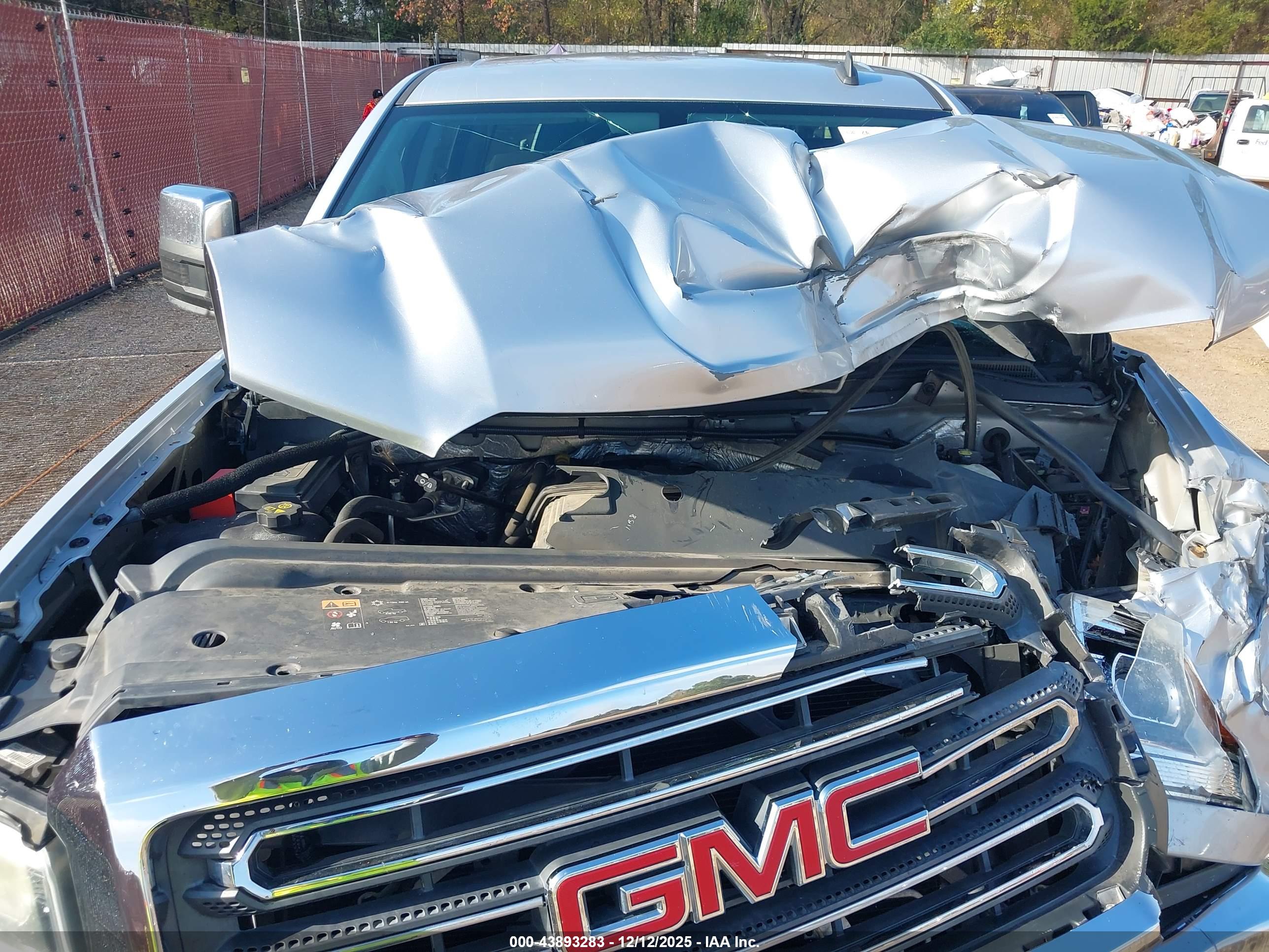 GMC SIERRA image 10