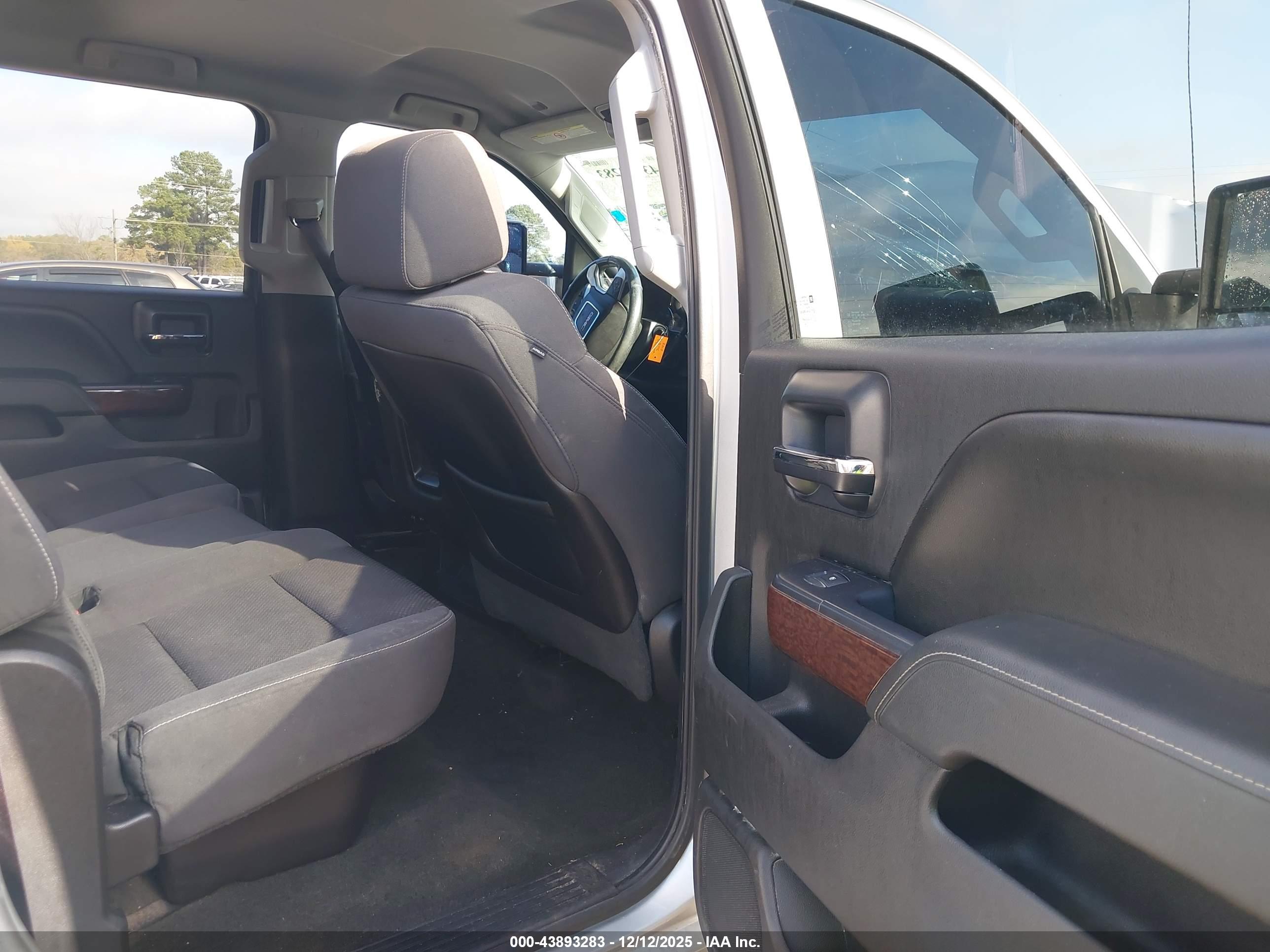 GMC SIERRA image 8