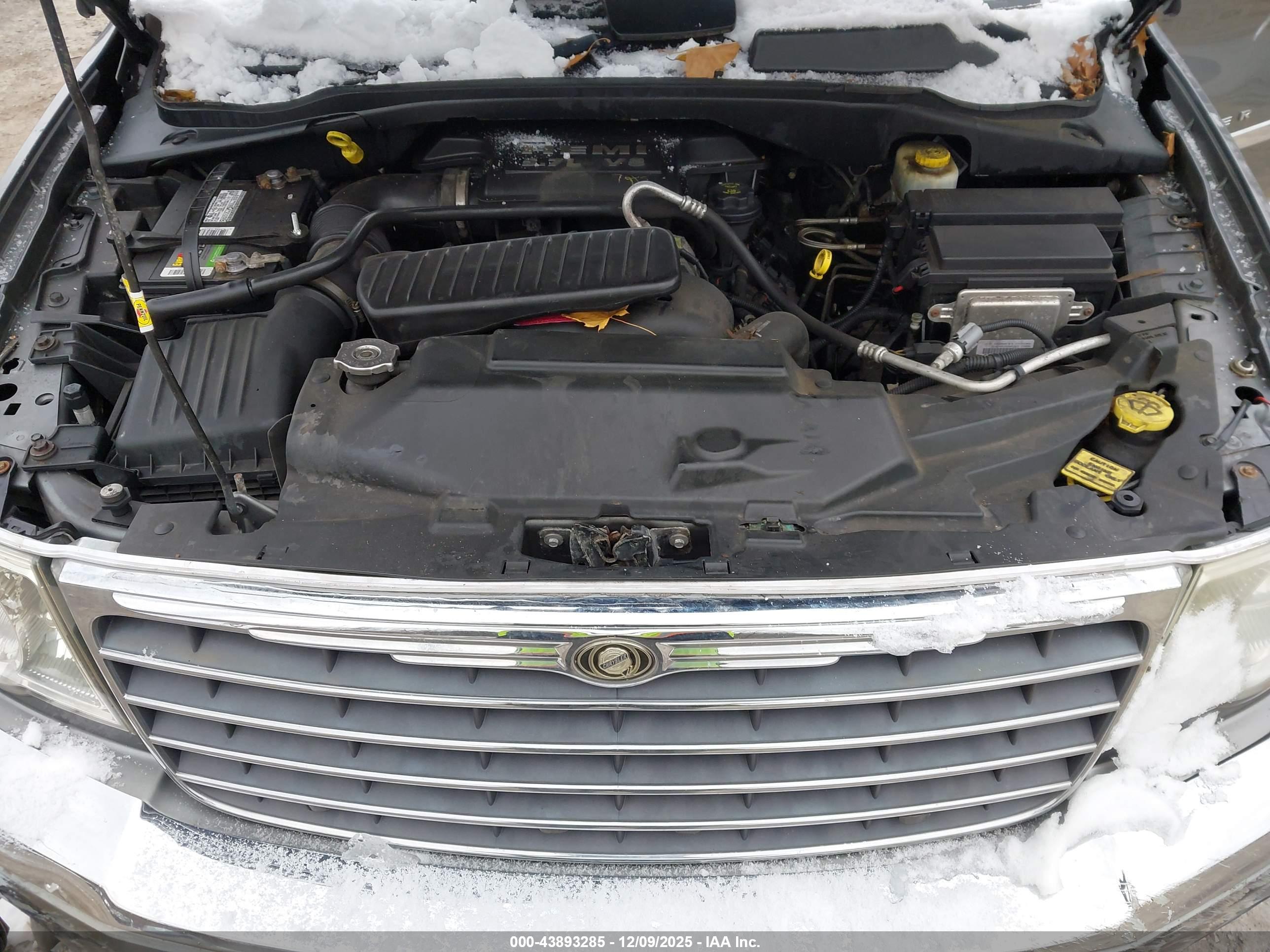 CHRYSLER ASPEN image 10