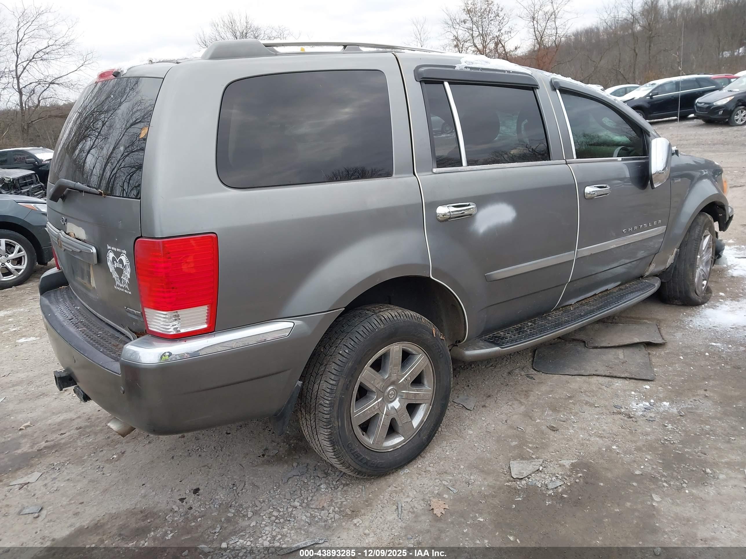 CHRYSLER ASPEN image 4