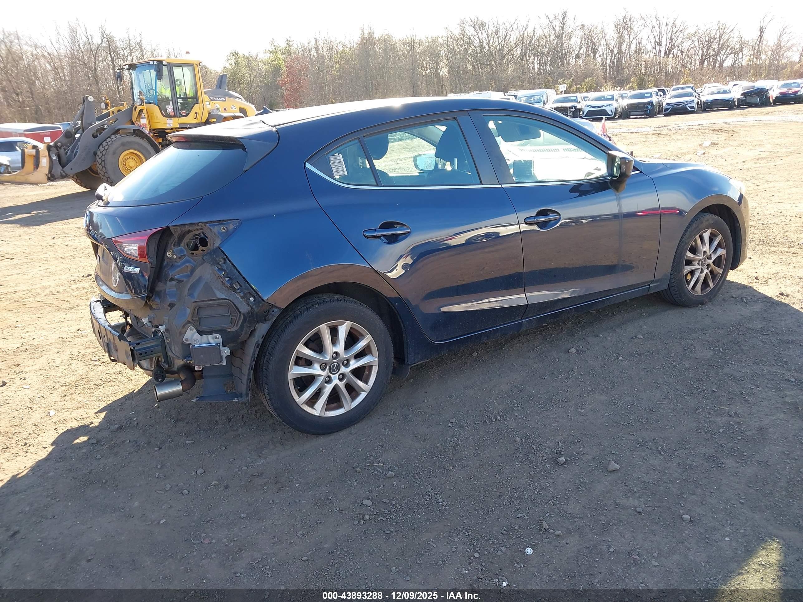 MAZDA MAZDA3 image 4