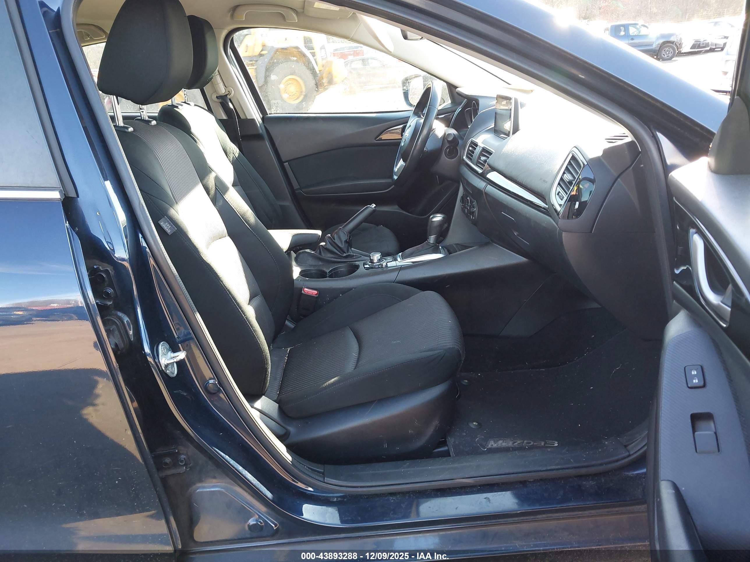 MAZDA MAZDA3 image 5