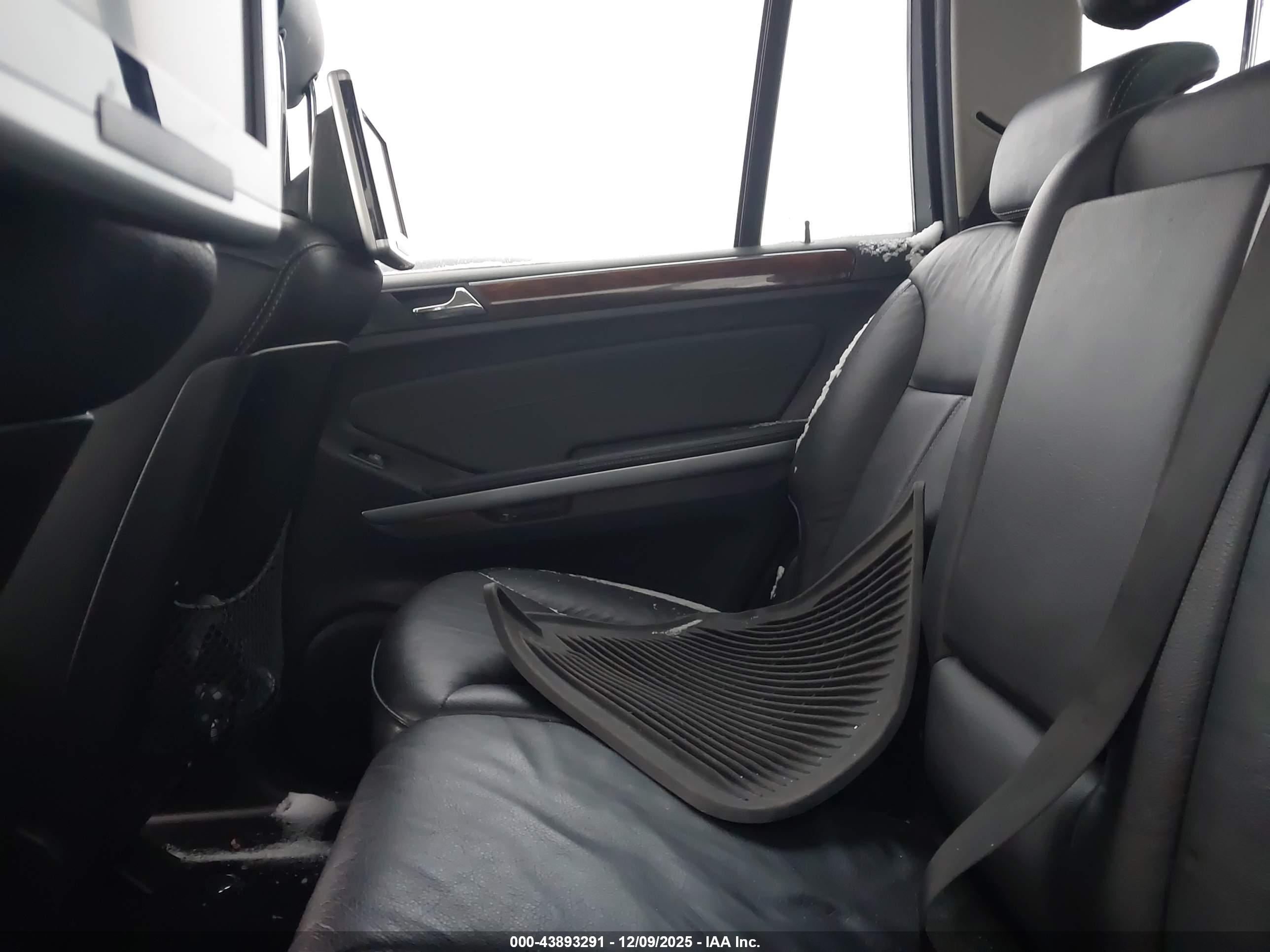 MERCEDES-BENZ GL image 8