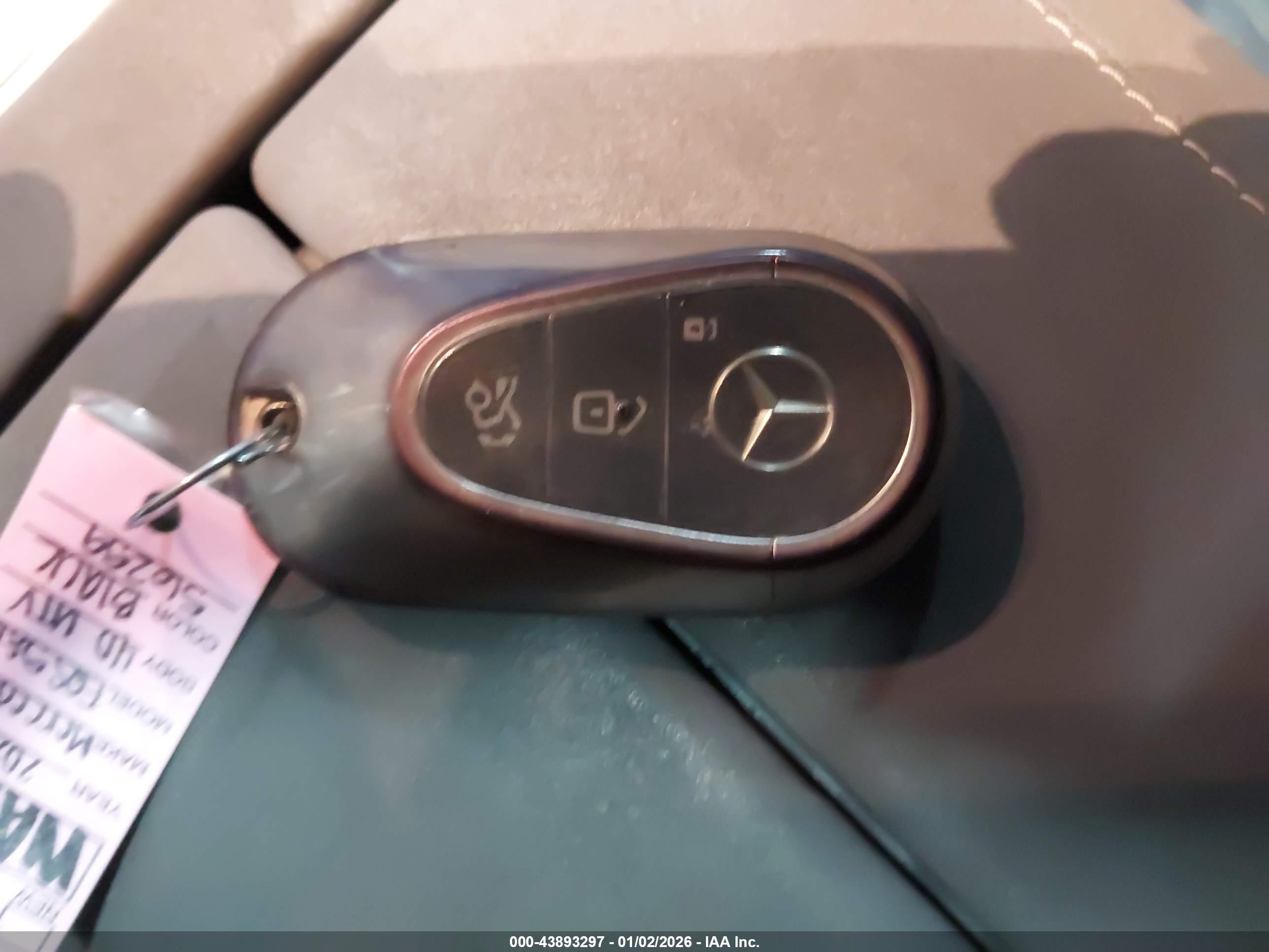 MERCEDES-BENZ EQS image 11