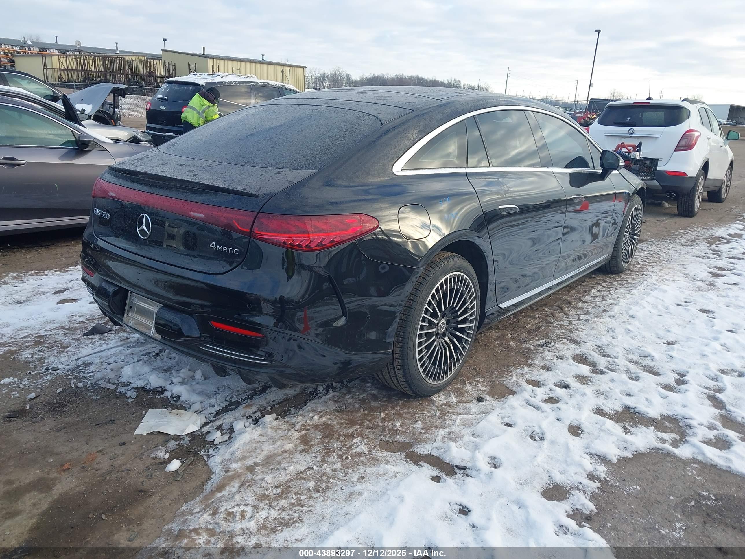 MERCEDES-BENZ EQS image 4