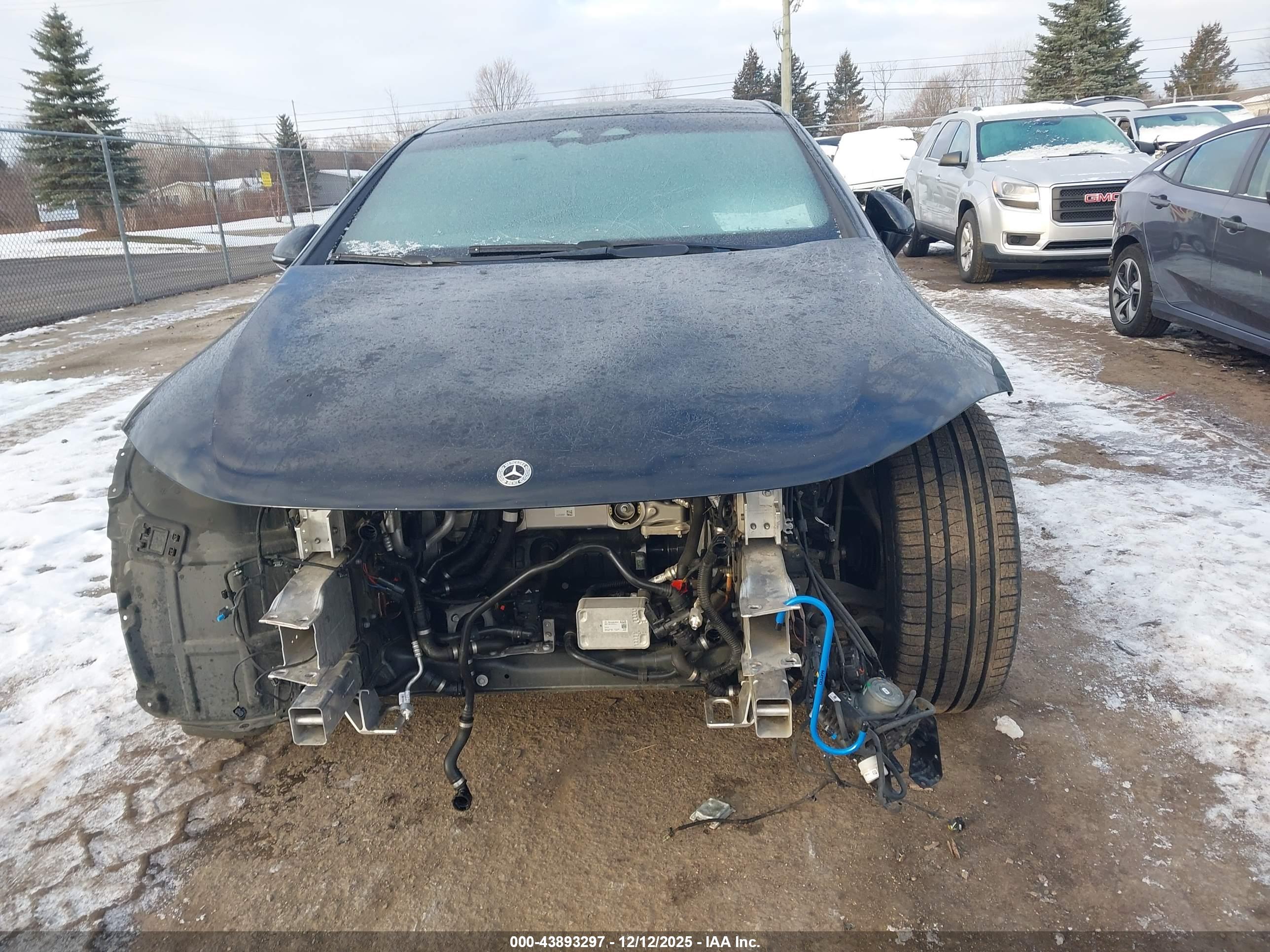 MERCEDES-BENZ EQS image 6