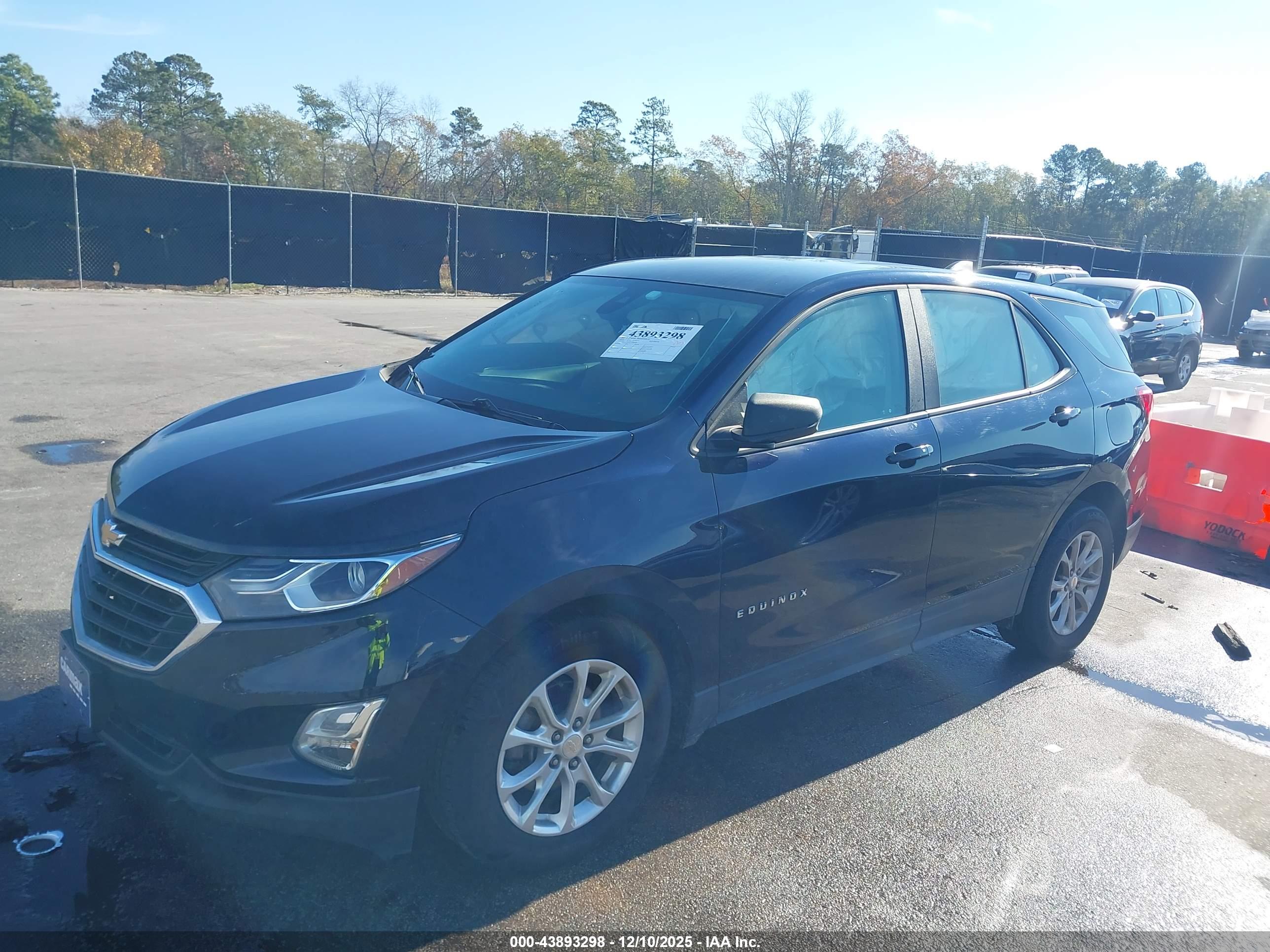 CHEVROLET EQUINOX image 2