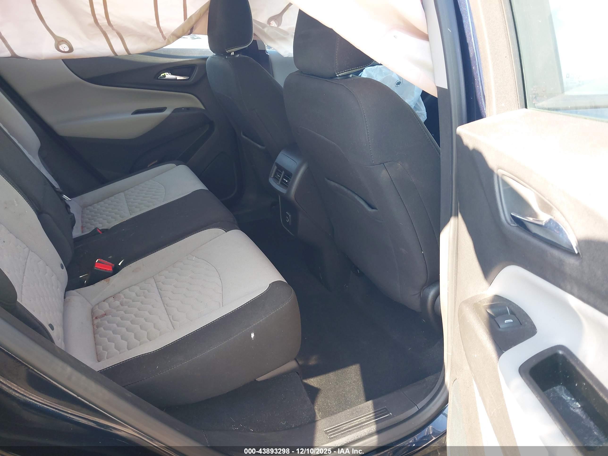 CHEVROLET EQUINOX image 8