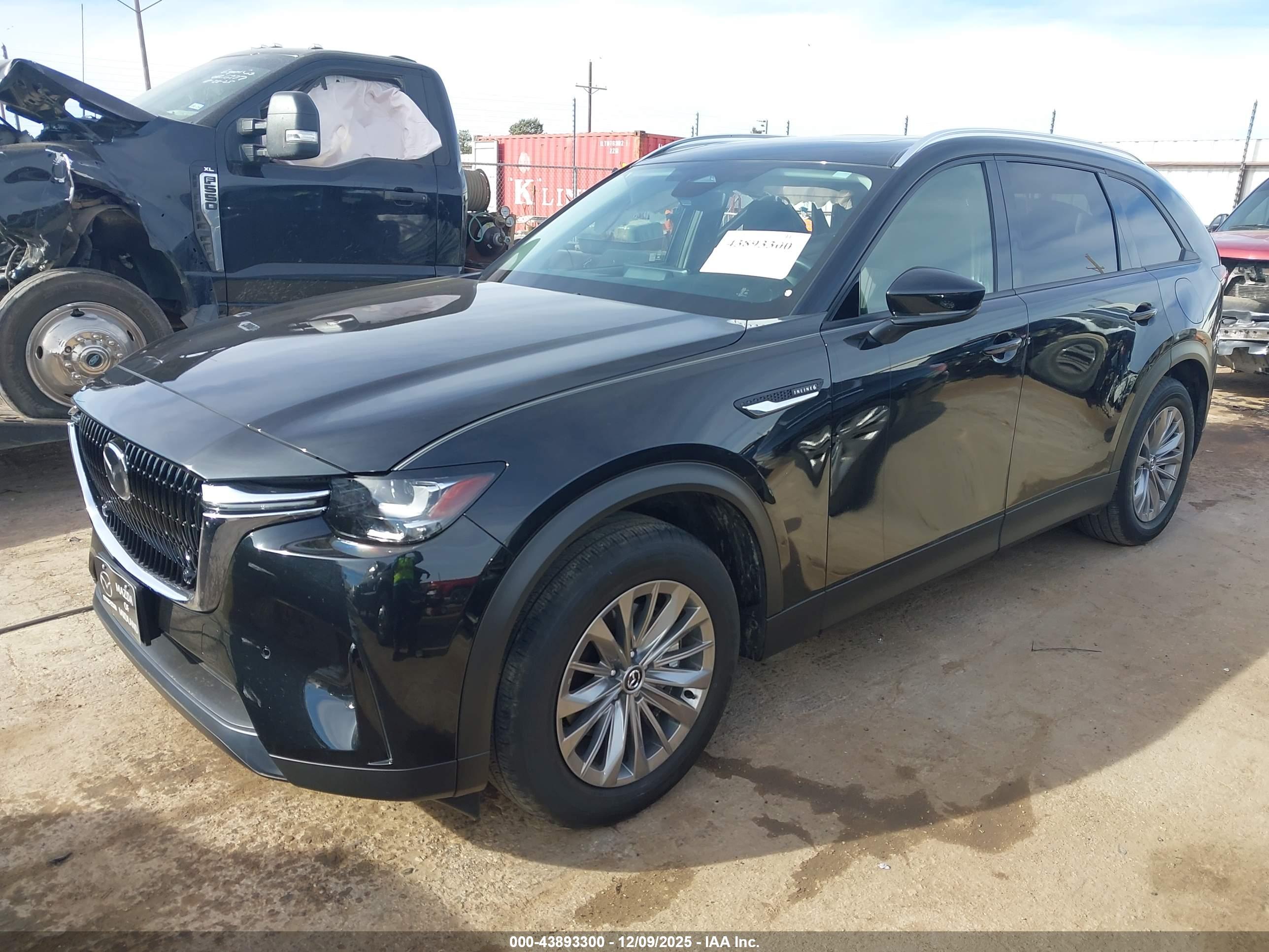 MAZDA CX-90 image 2