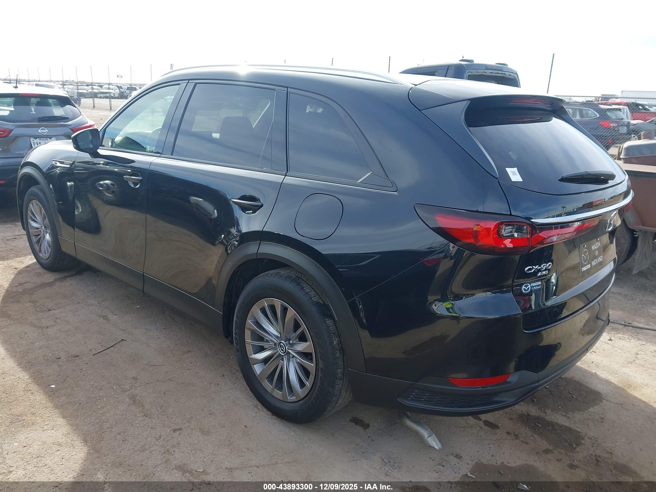MAZDA CX-90 image 3