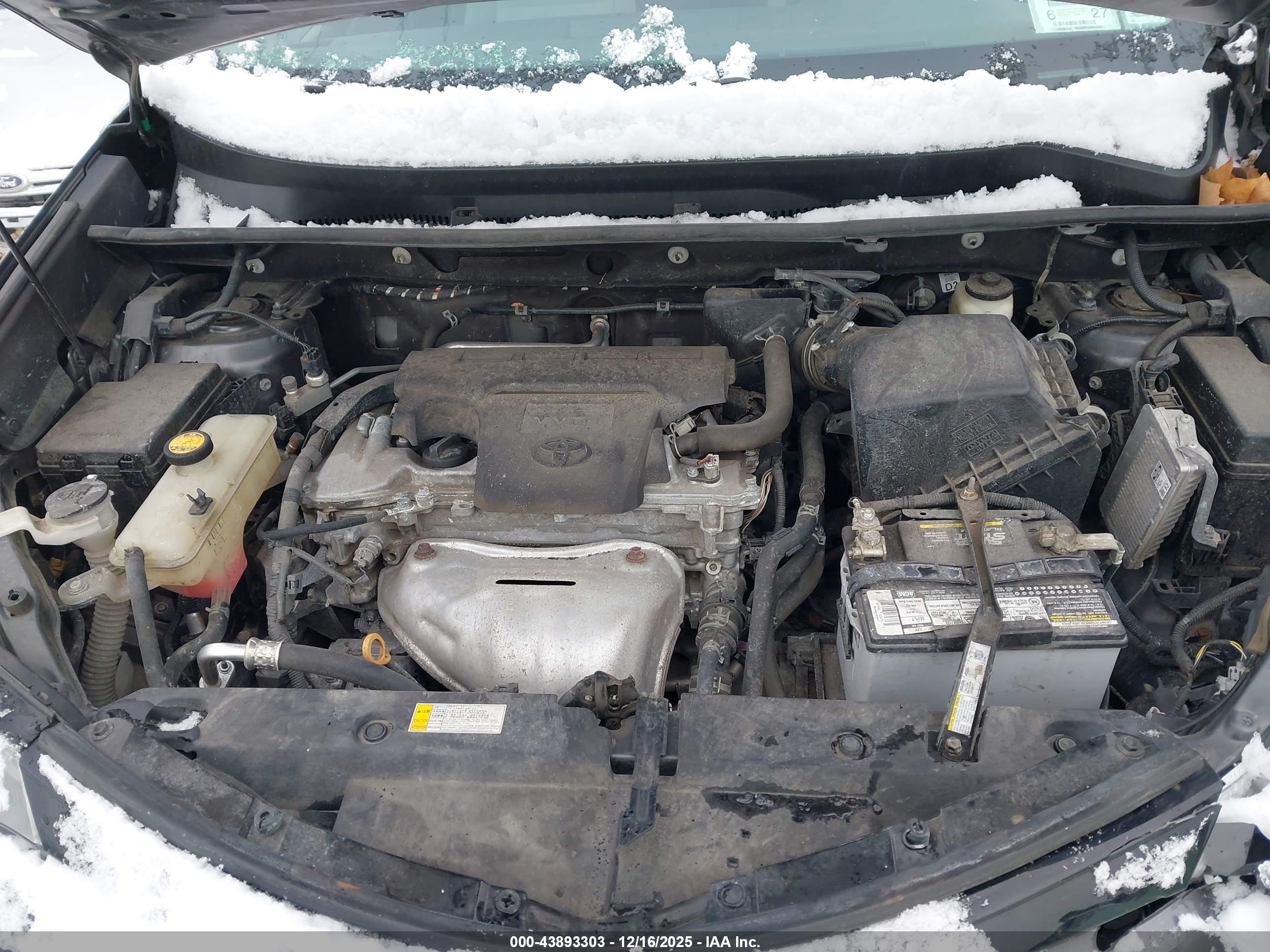 TOYOTA RAV4 image 10