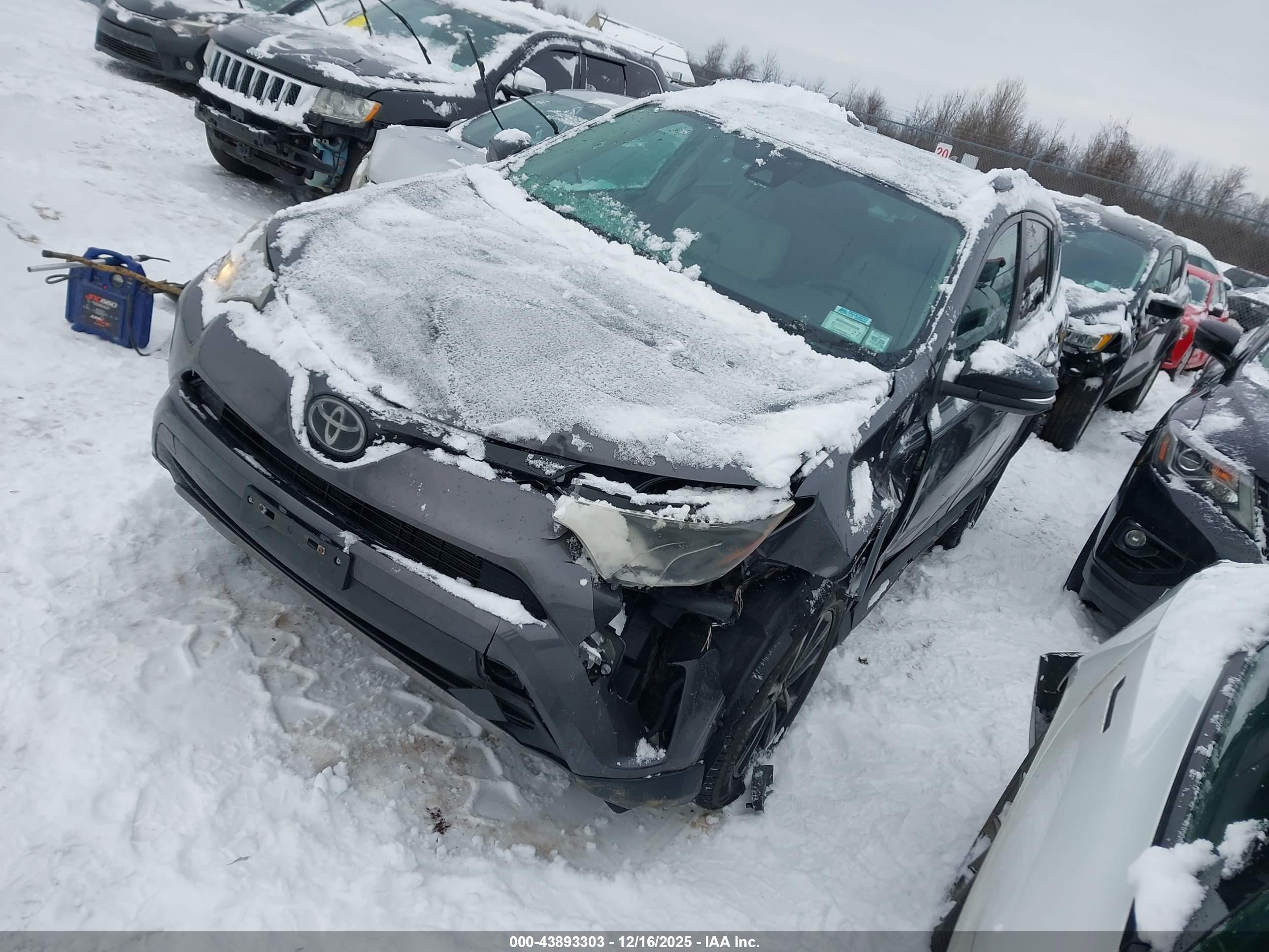 TOYOTA RAV4 image 2