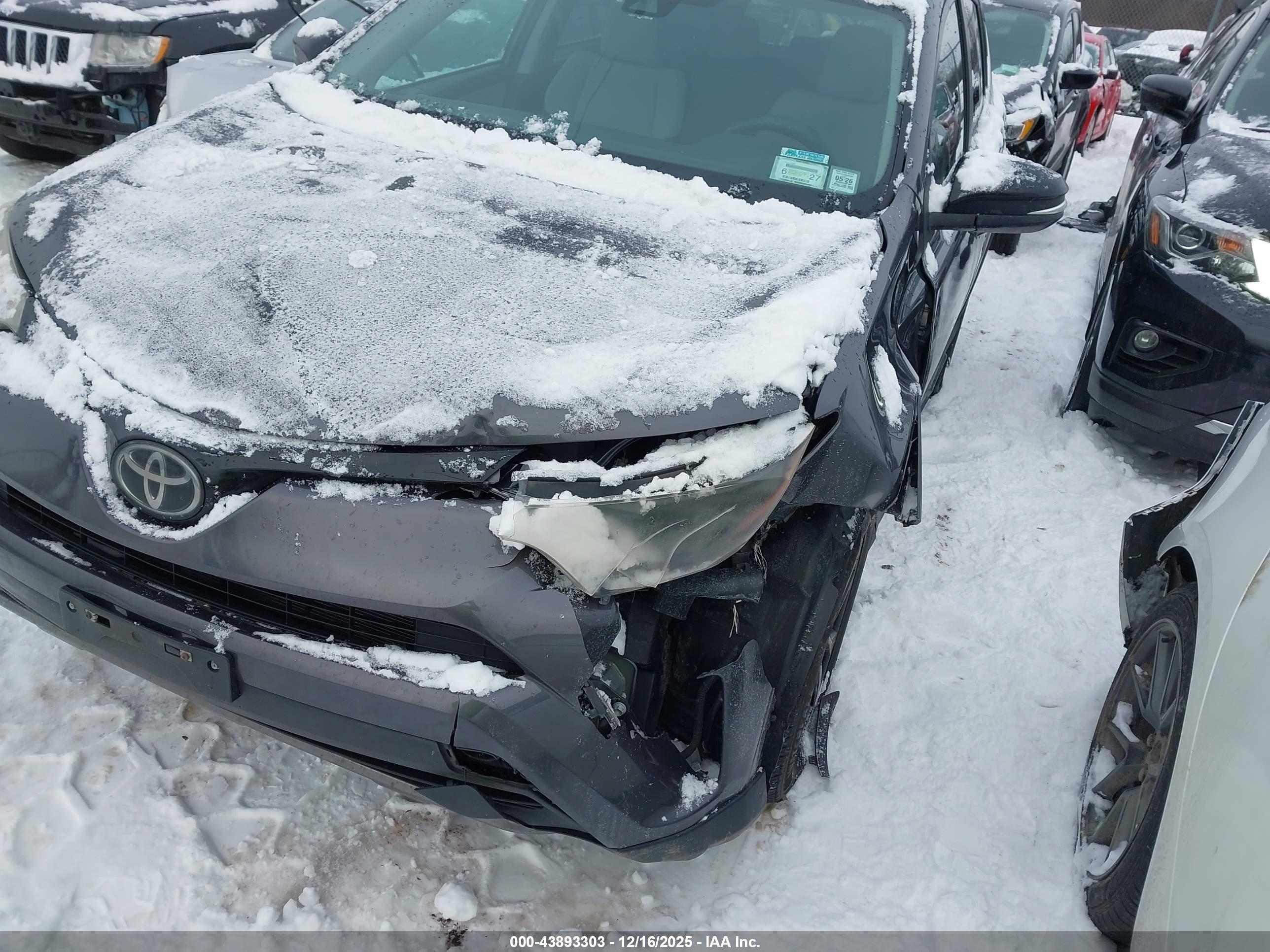 TOYOTA RAV4 image 6
