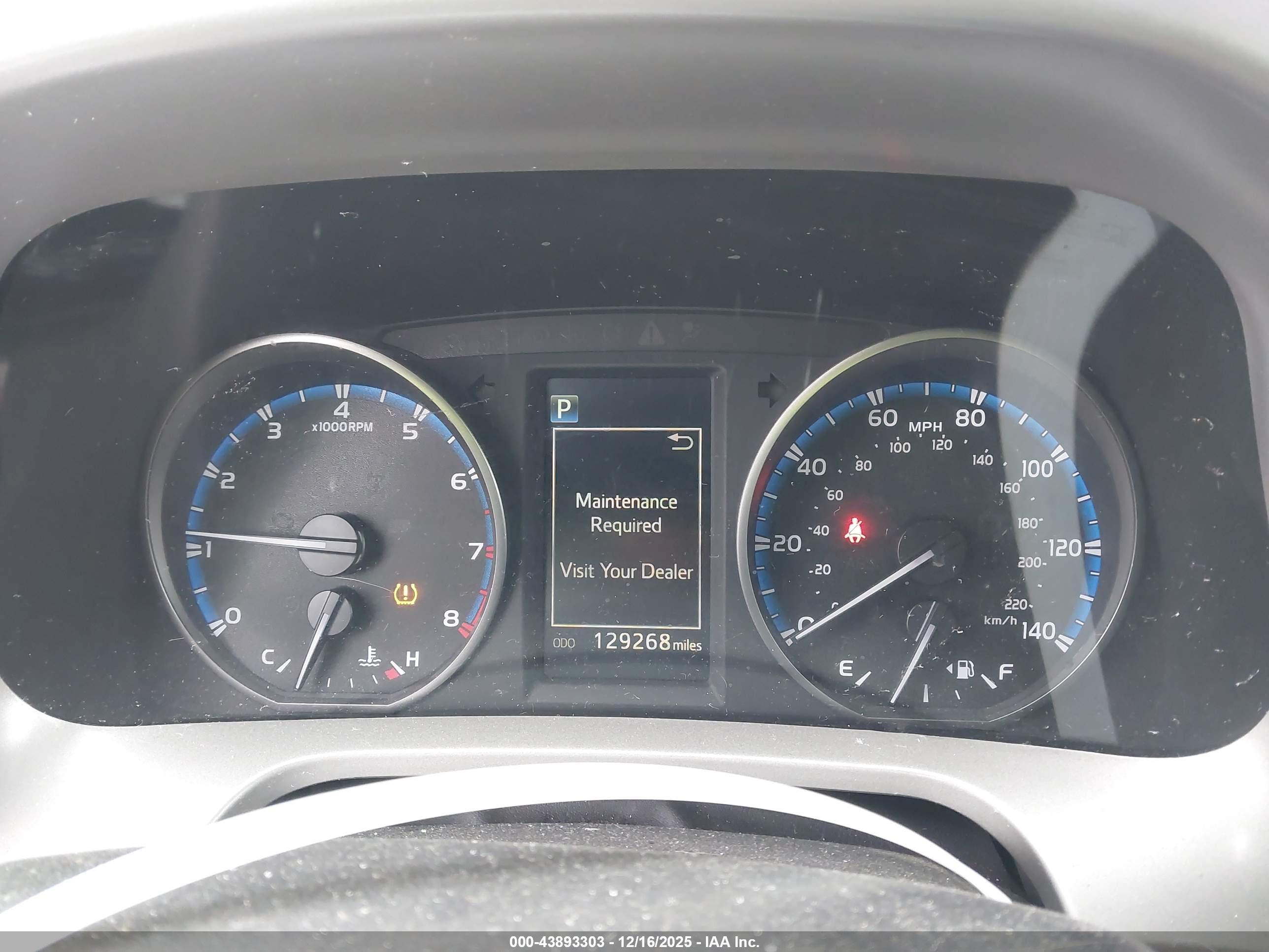 TOYOTA RAV4 image 7