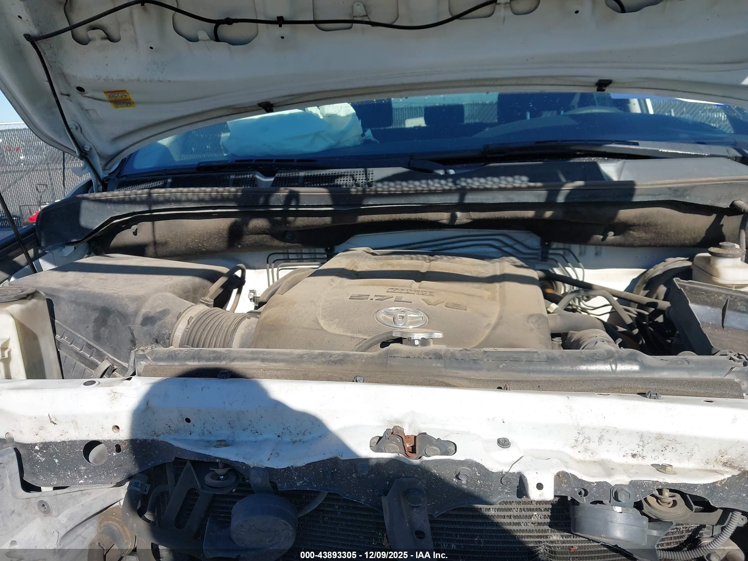 TOYOTA TUNDRA image 10
