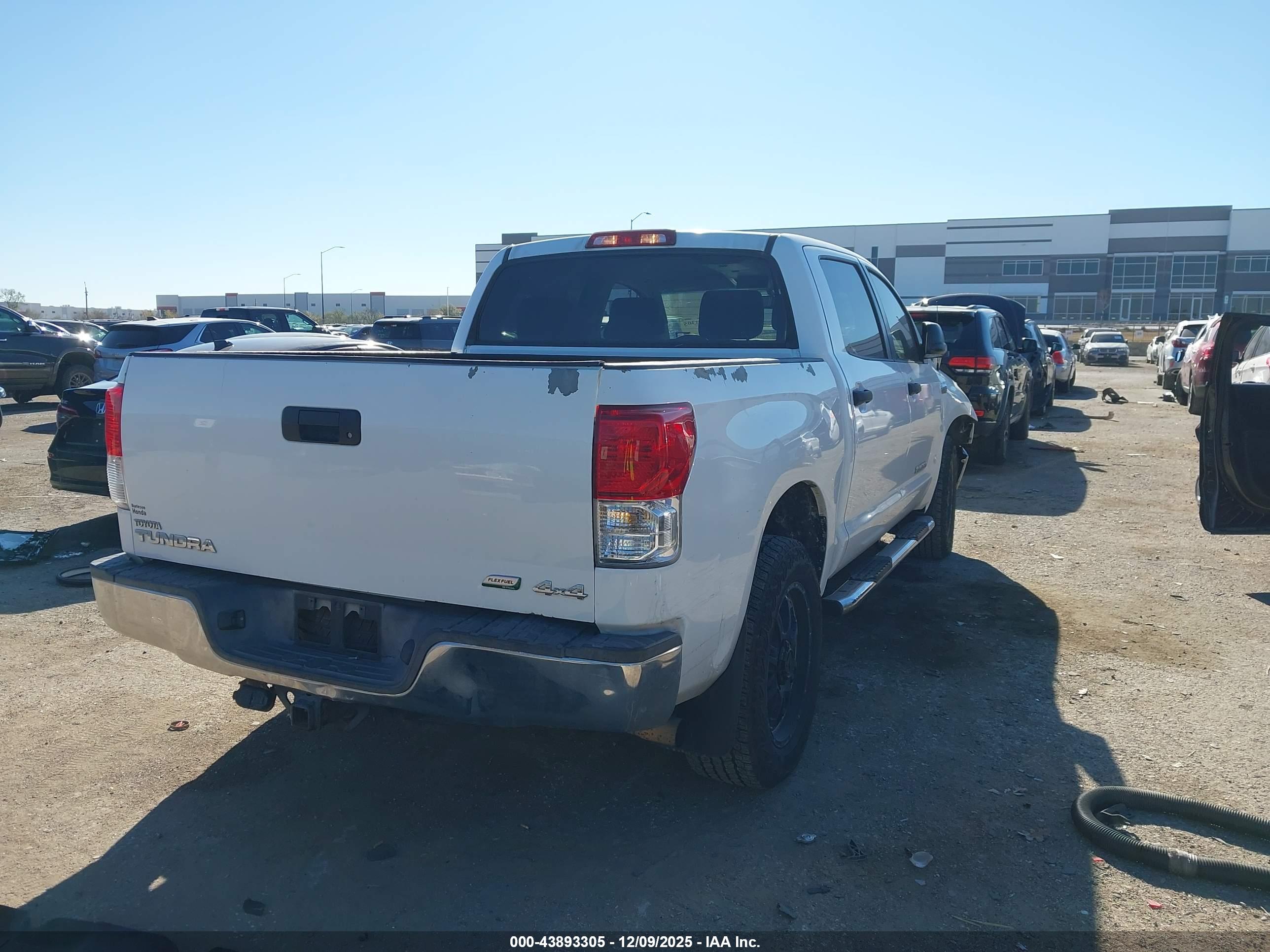 TOYOTA TUNDRA image 4