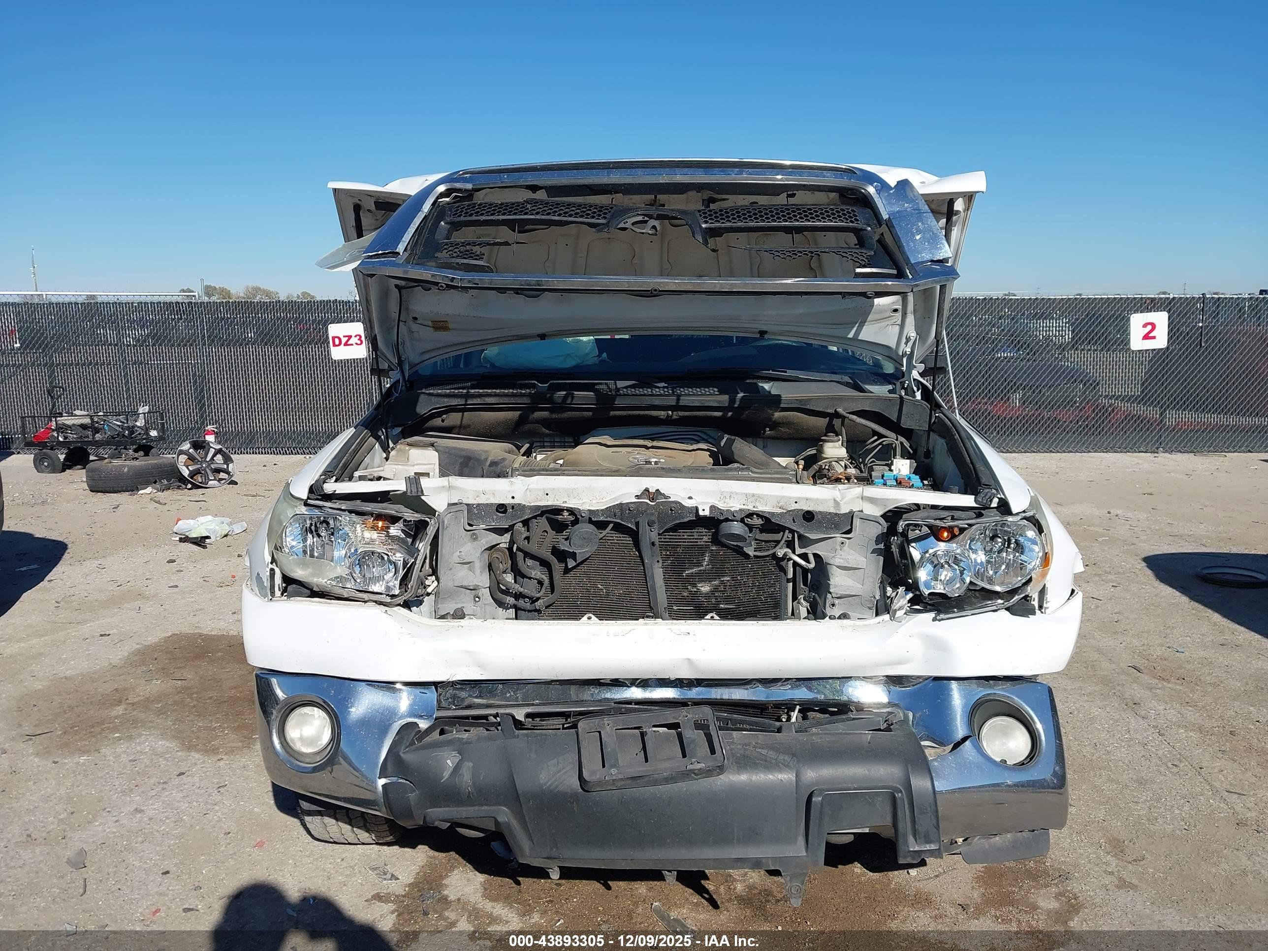 TOYOTA TUNDRA image 6