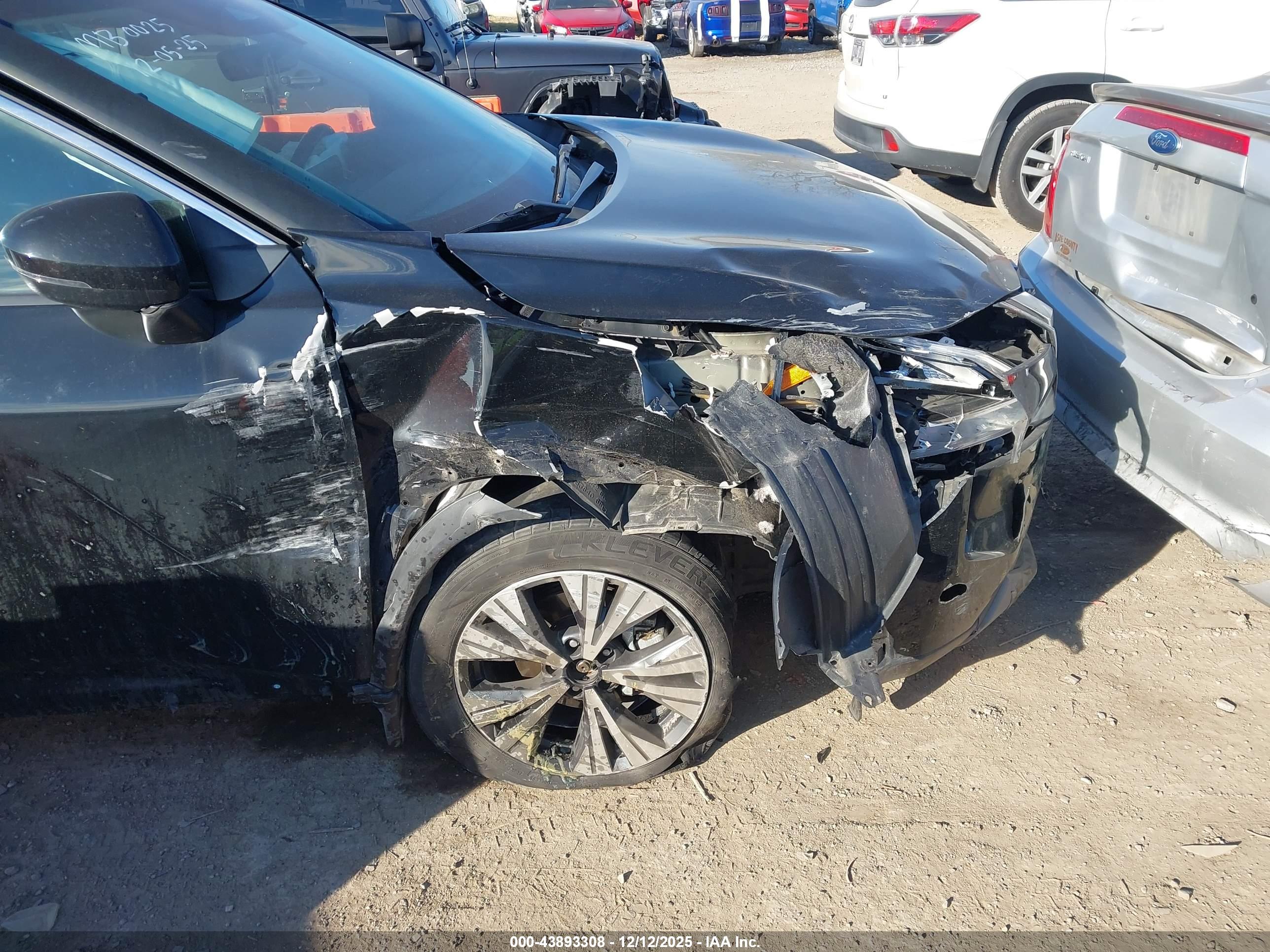 NISSAN ROGUE image 6