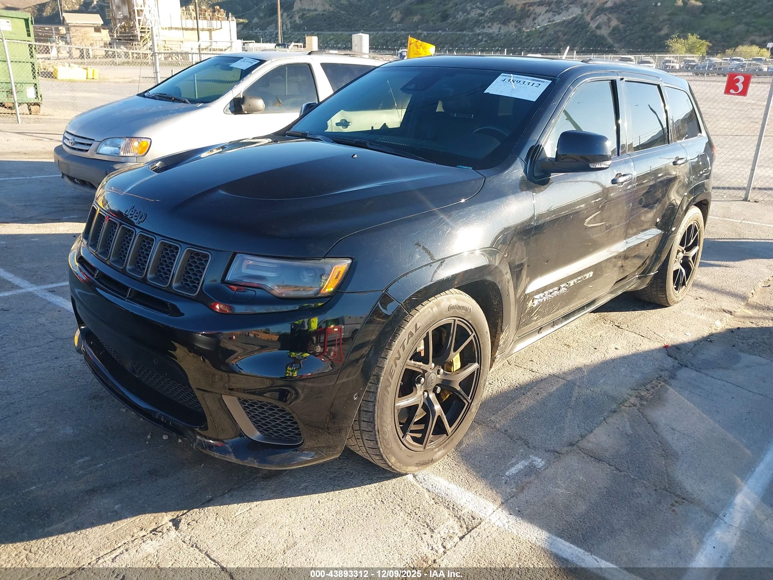 JEEP GRAND image 2