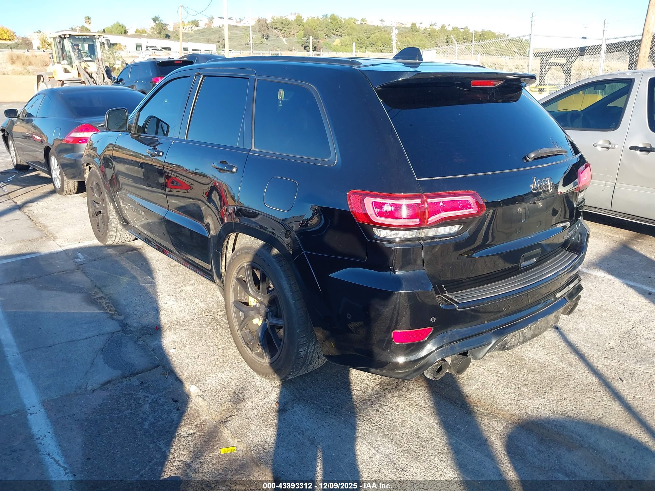 JEEP GRAND image 3