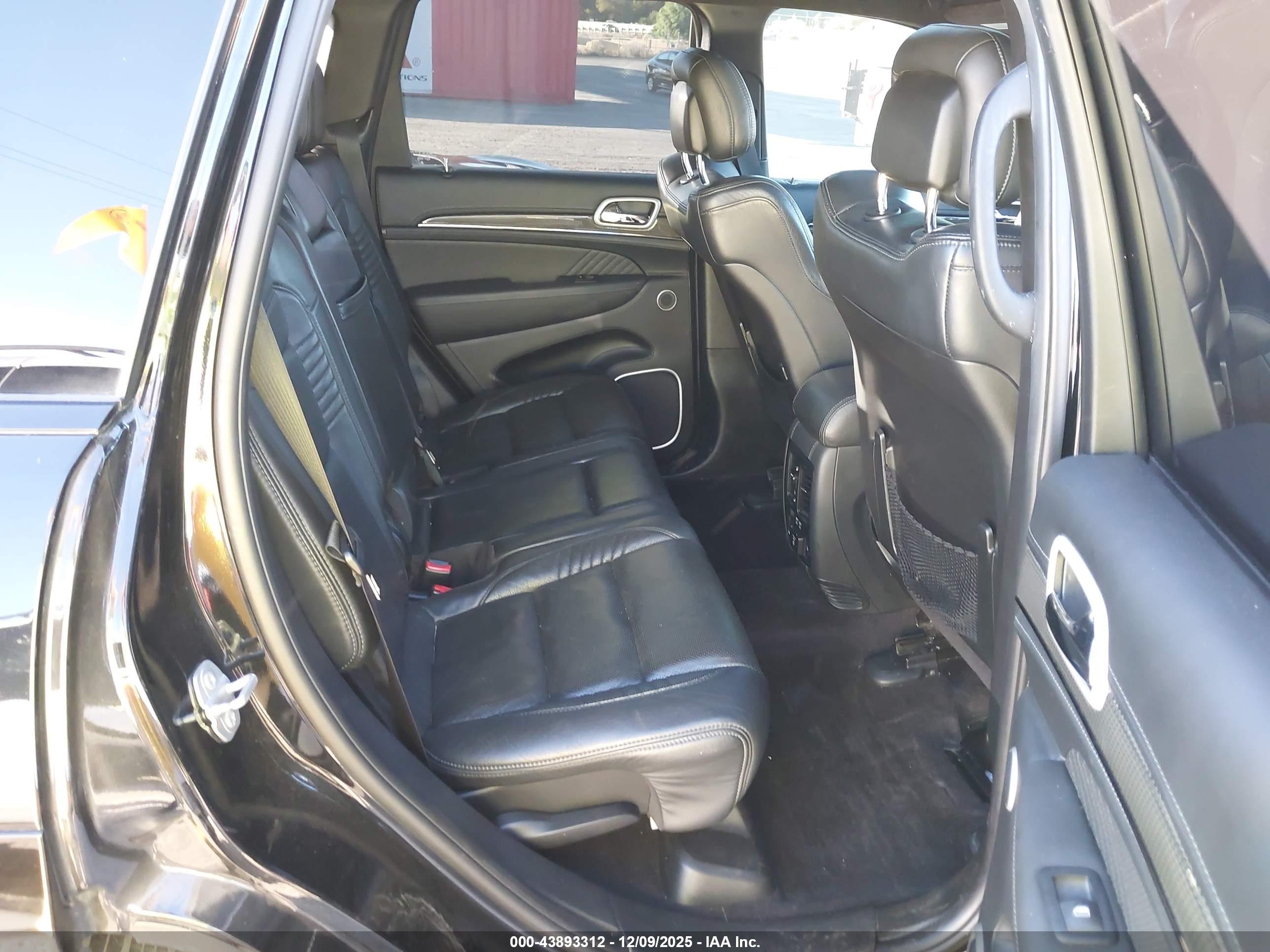 JEEP GRAND image 8