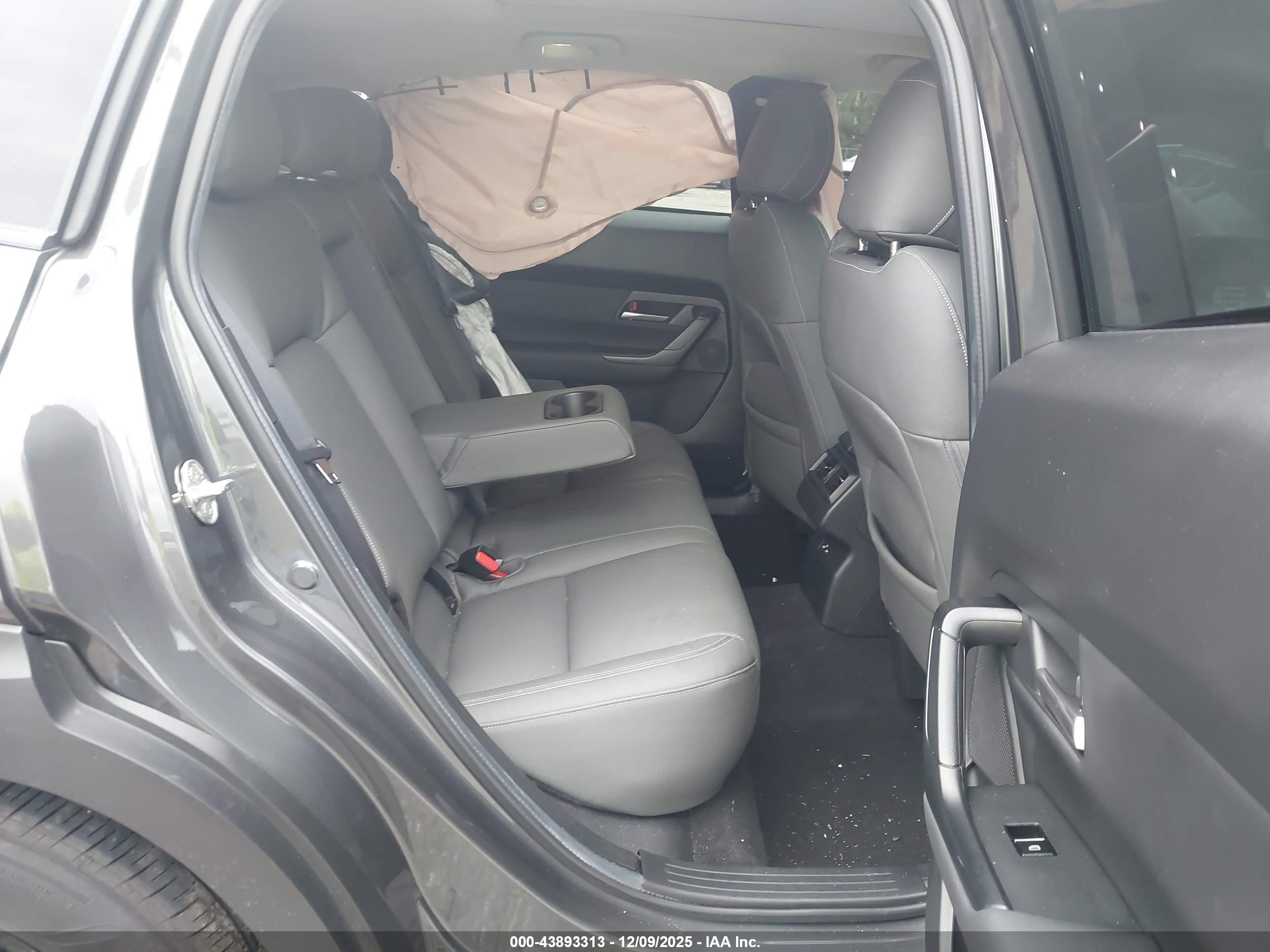 MAZDA CX-50 image 8