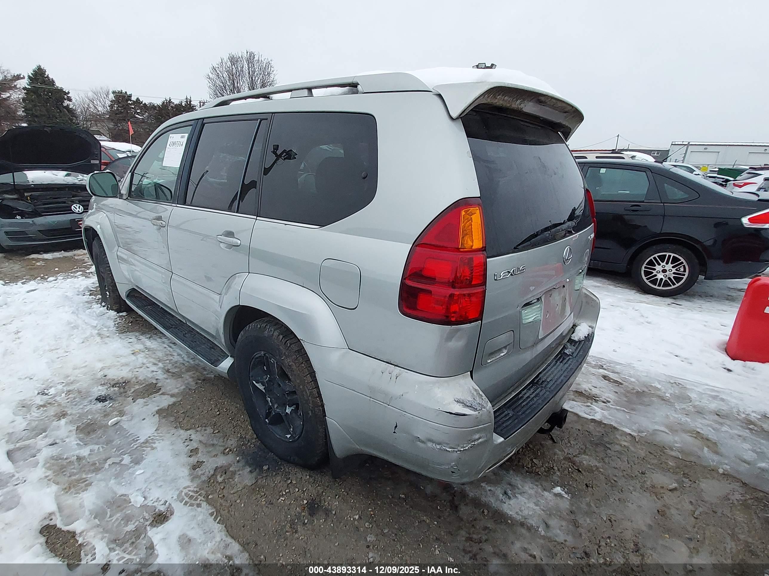 LEXUS GX image 3