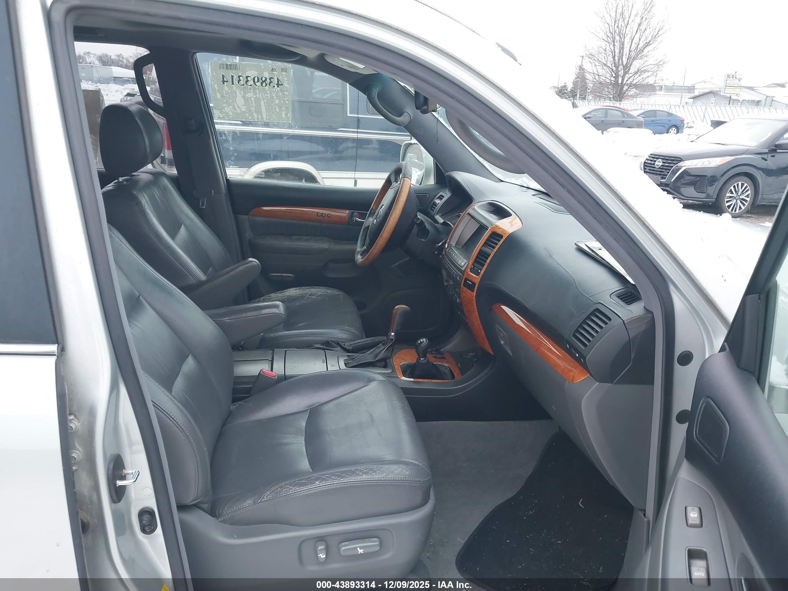 LEXUS GX image 5