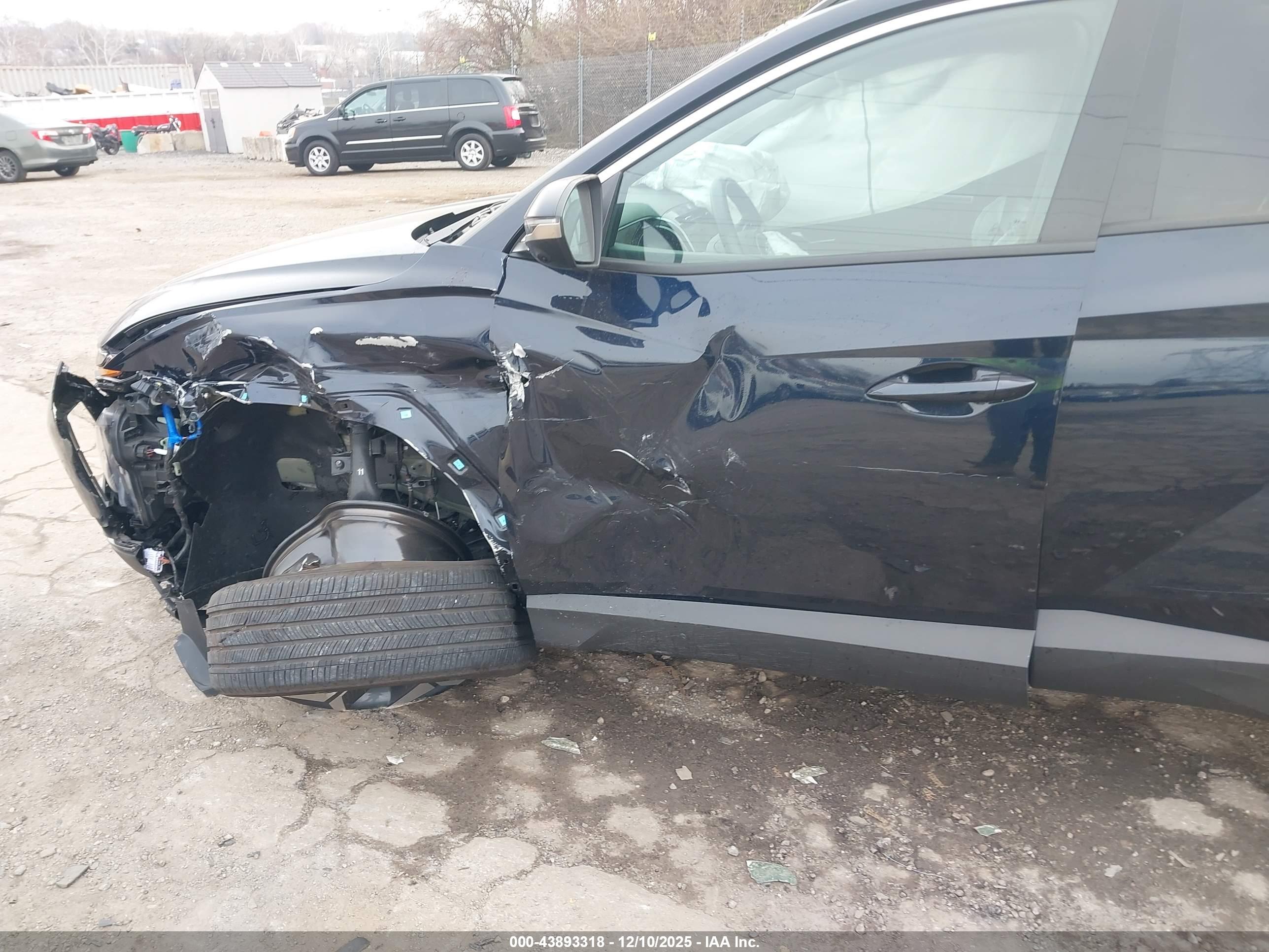 HYUNDAI TUCSON image 6