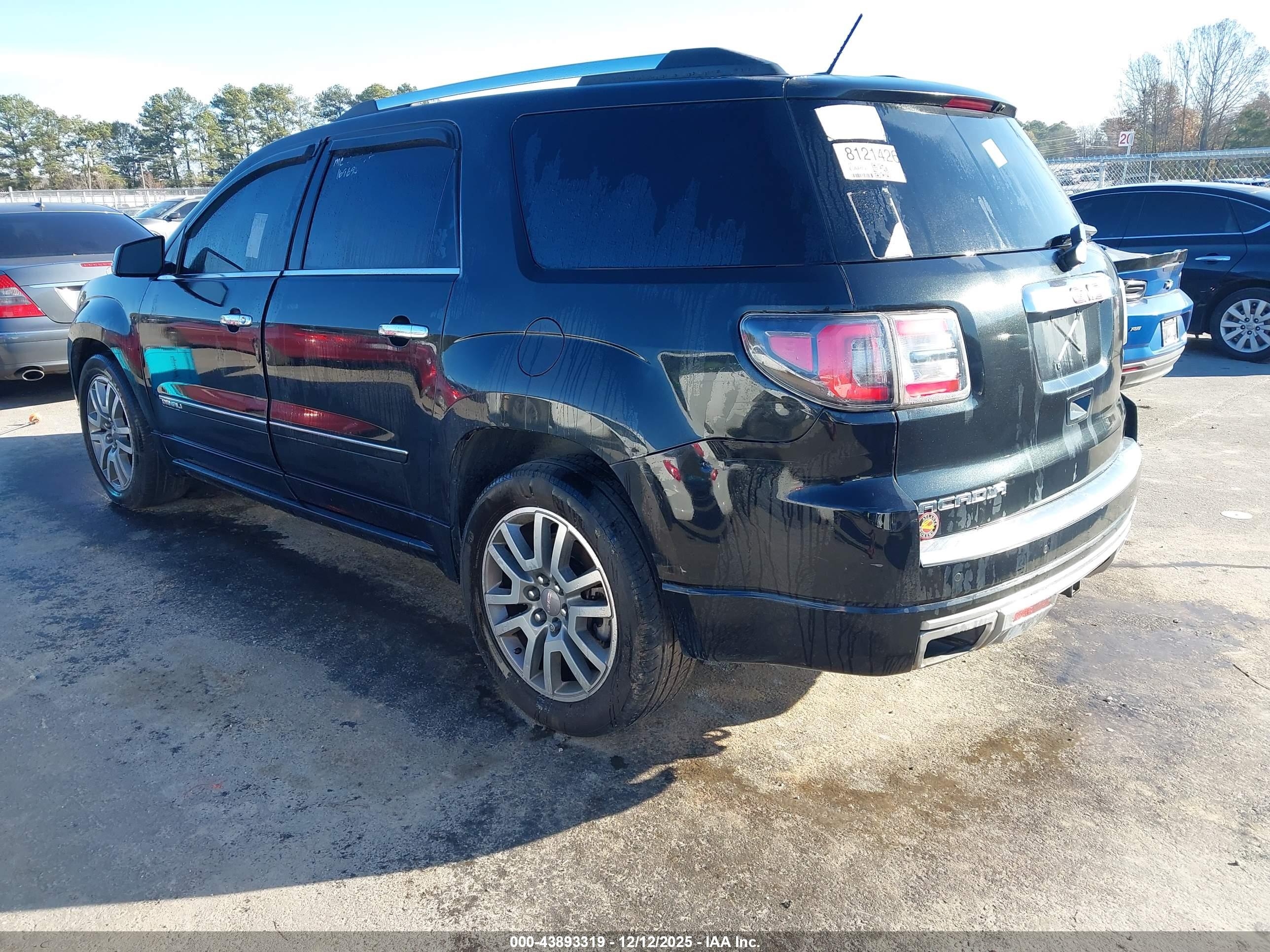 GMC ACADIA image 3
