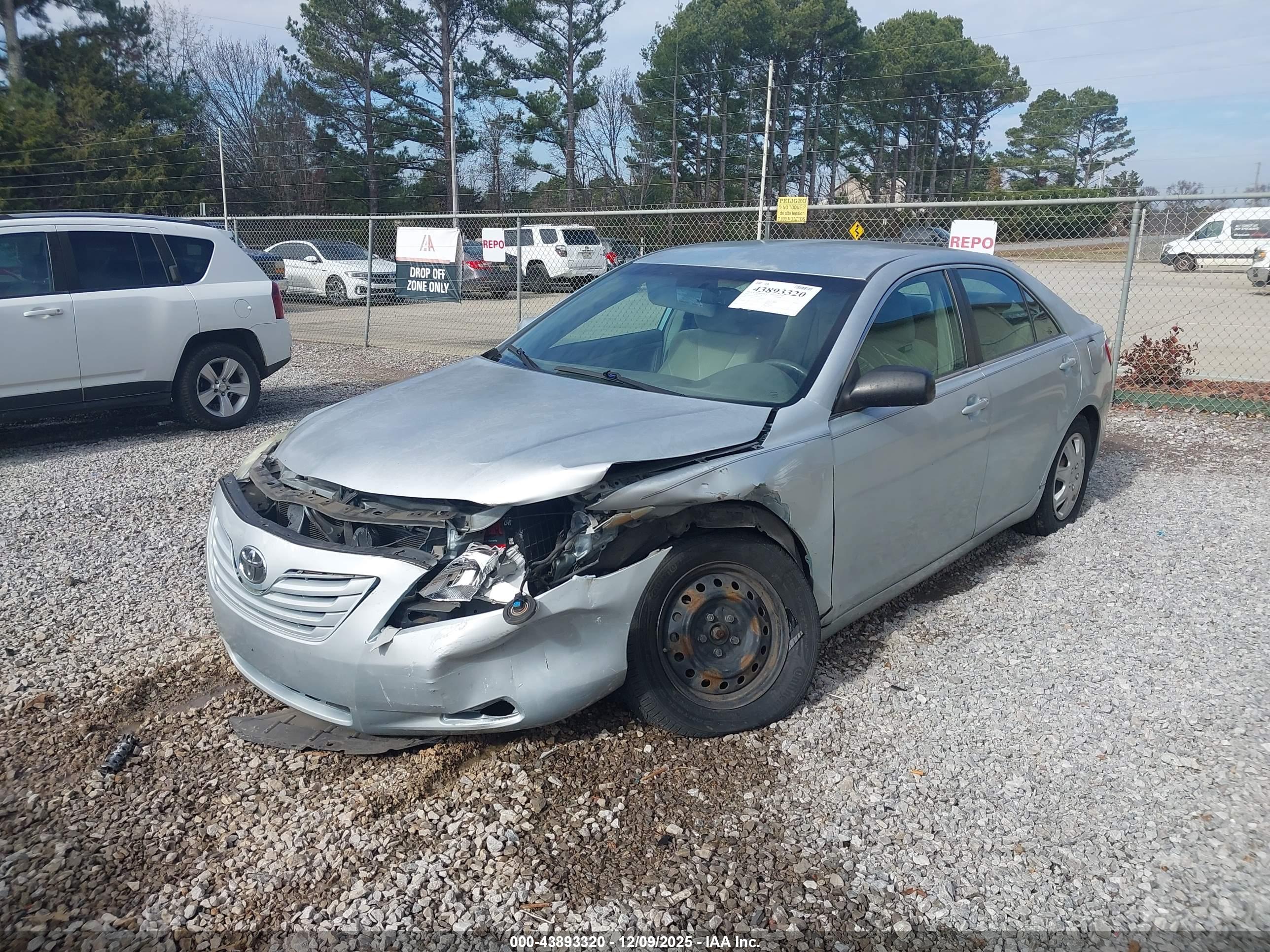 TOYOTA CAMRY image 6