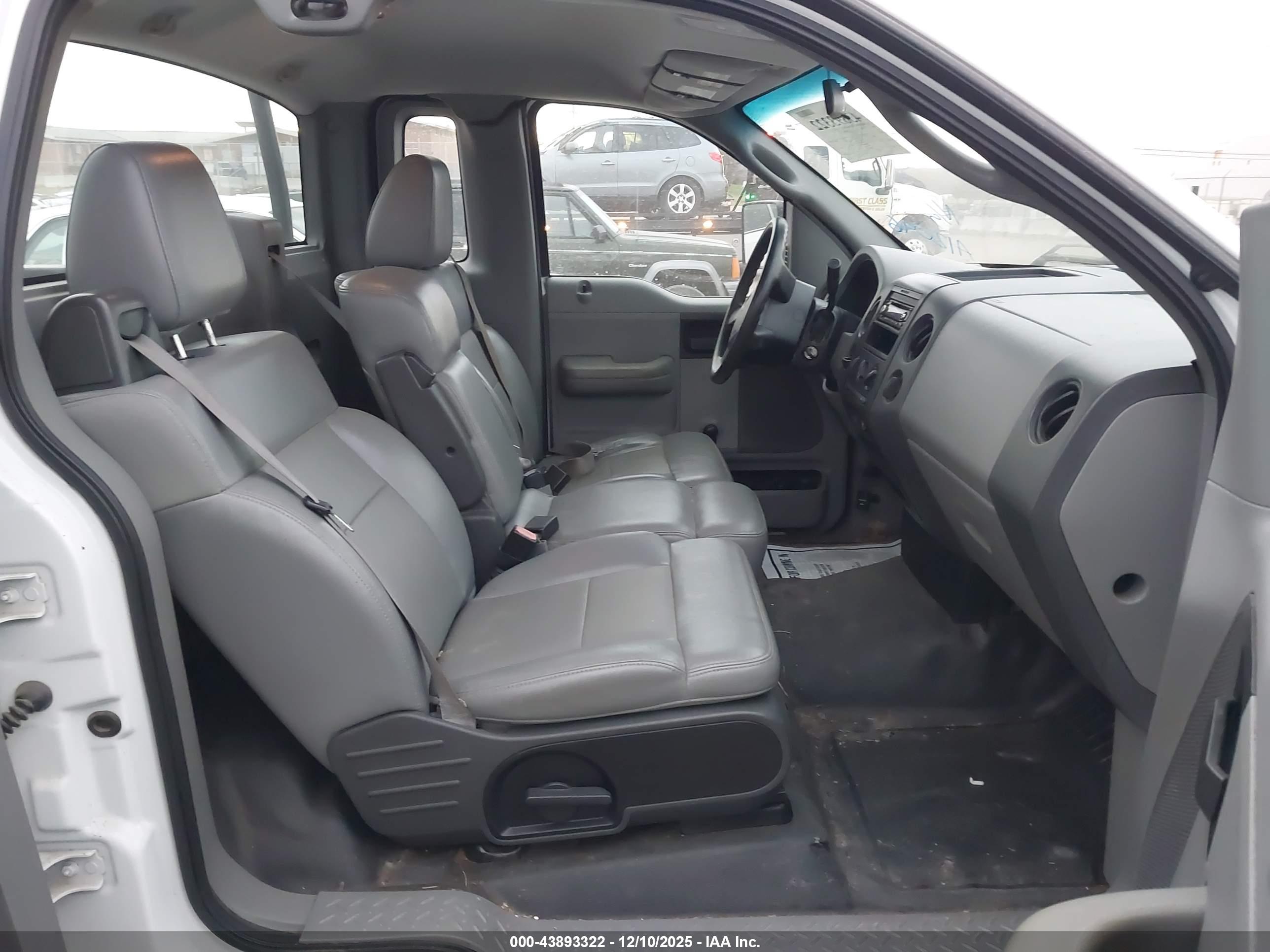 FORD F-150 image 8