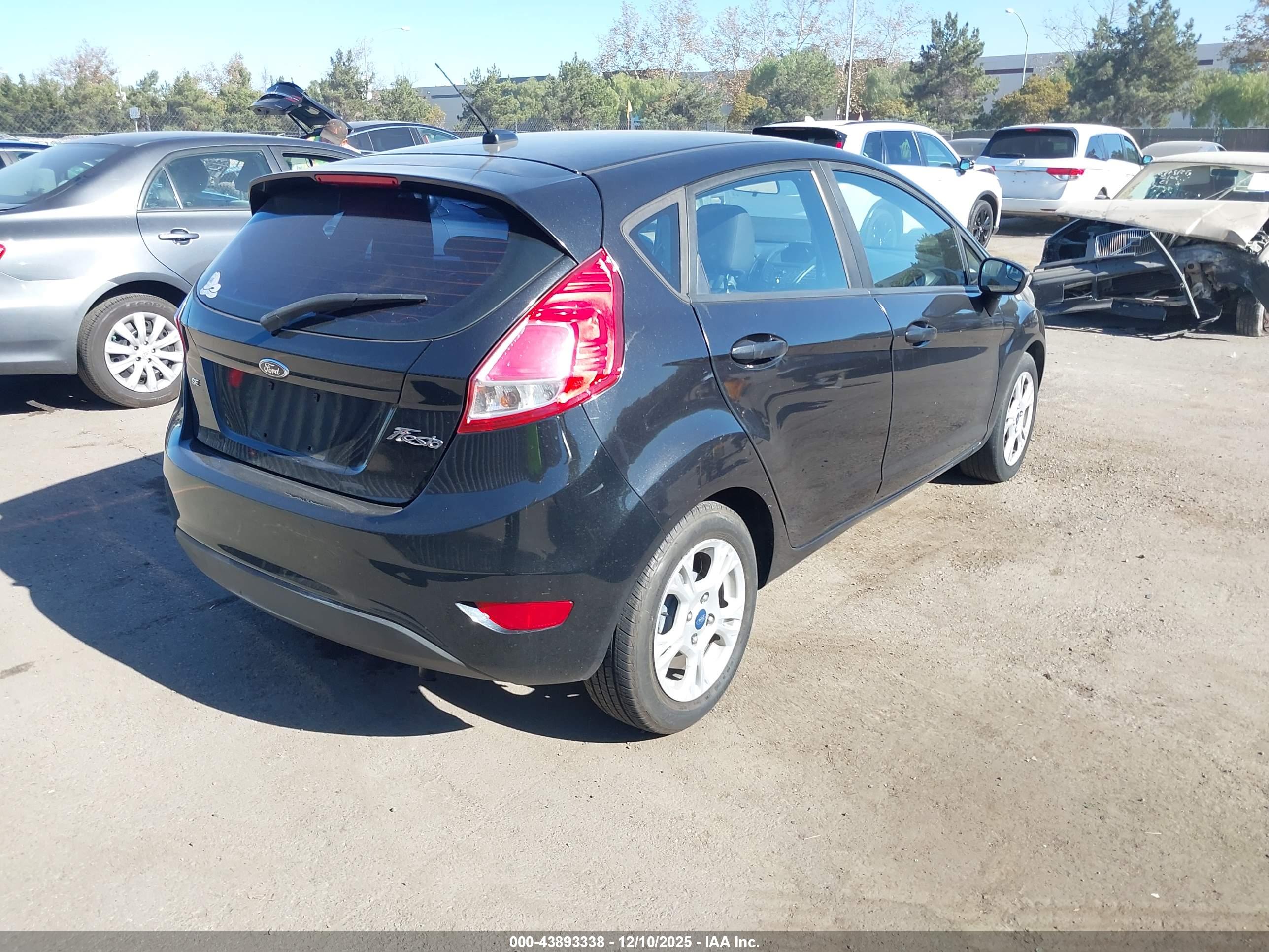 FORD FIESTA image 4