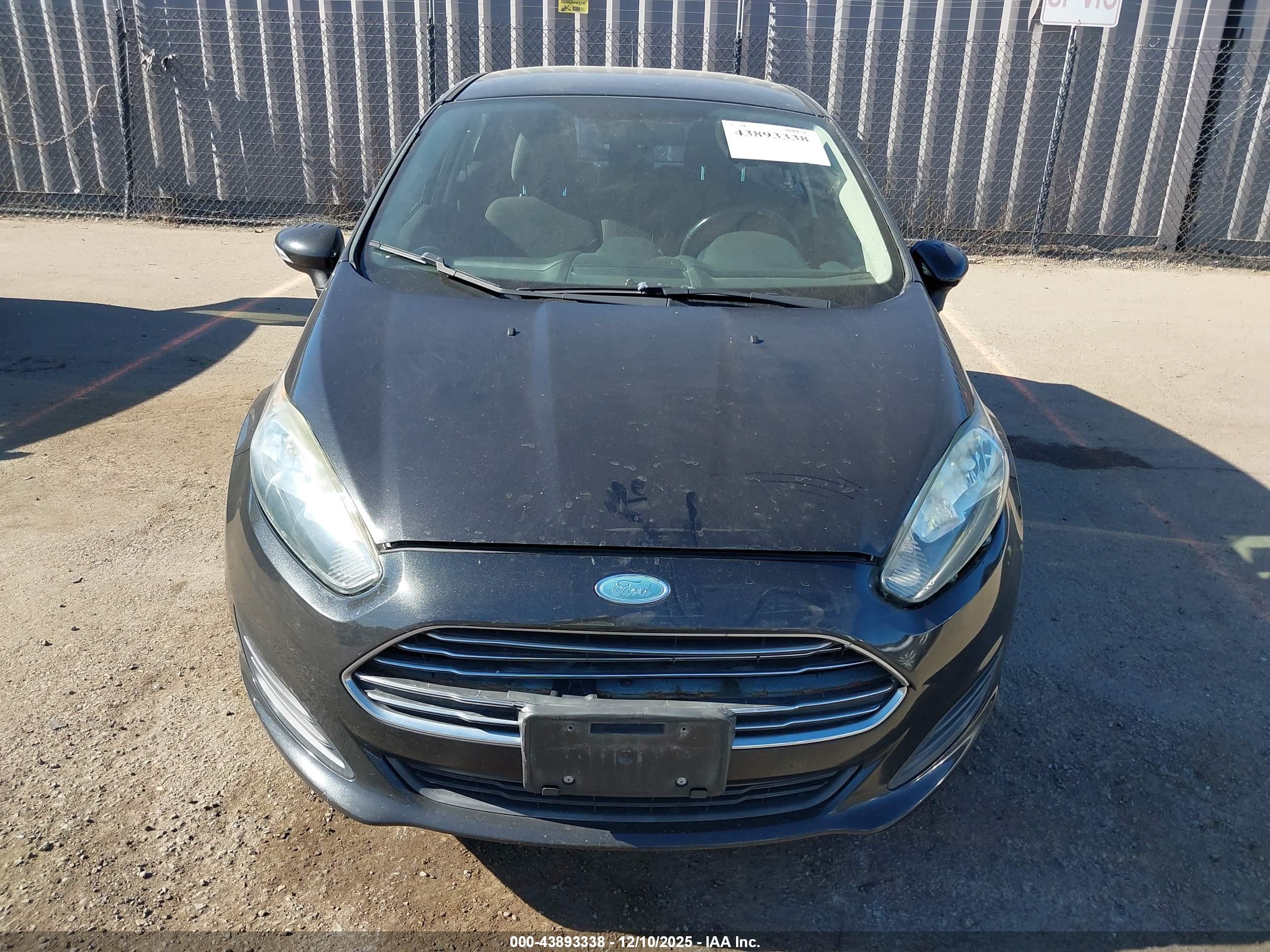 FORD FIESTA image 6