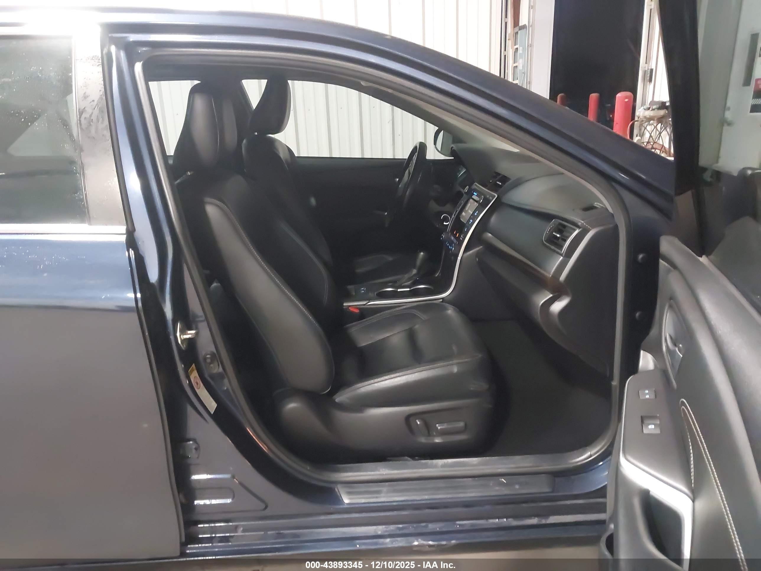 TOYOTA CAMRY image 5