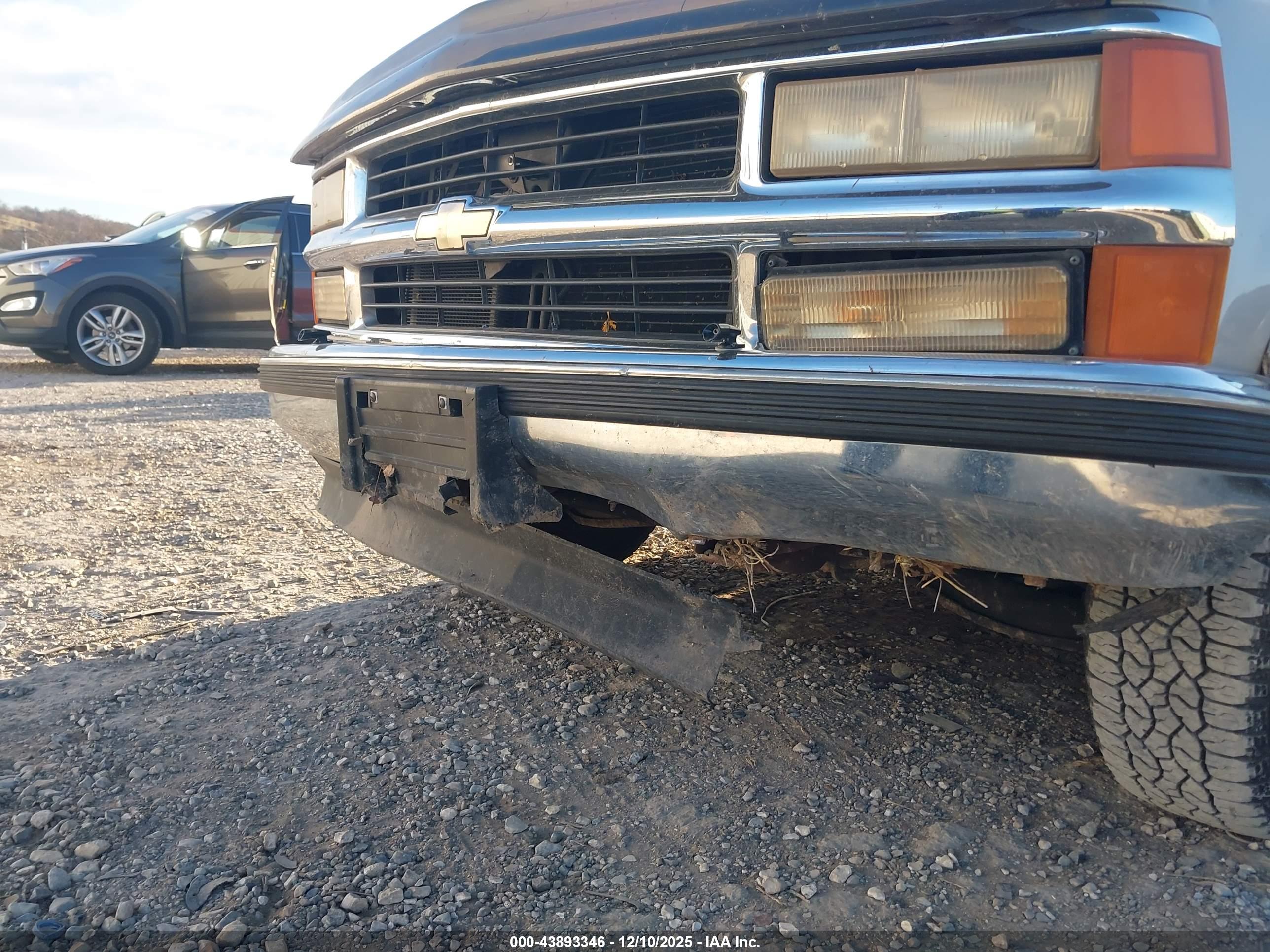 CHEVROLET GMT-400 image 6