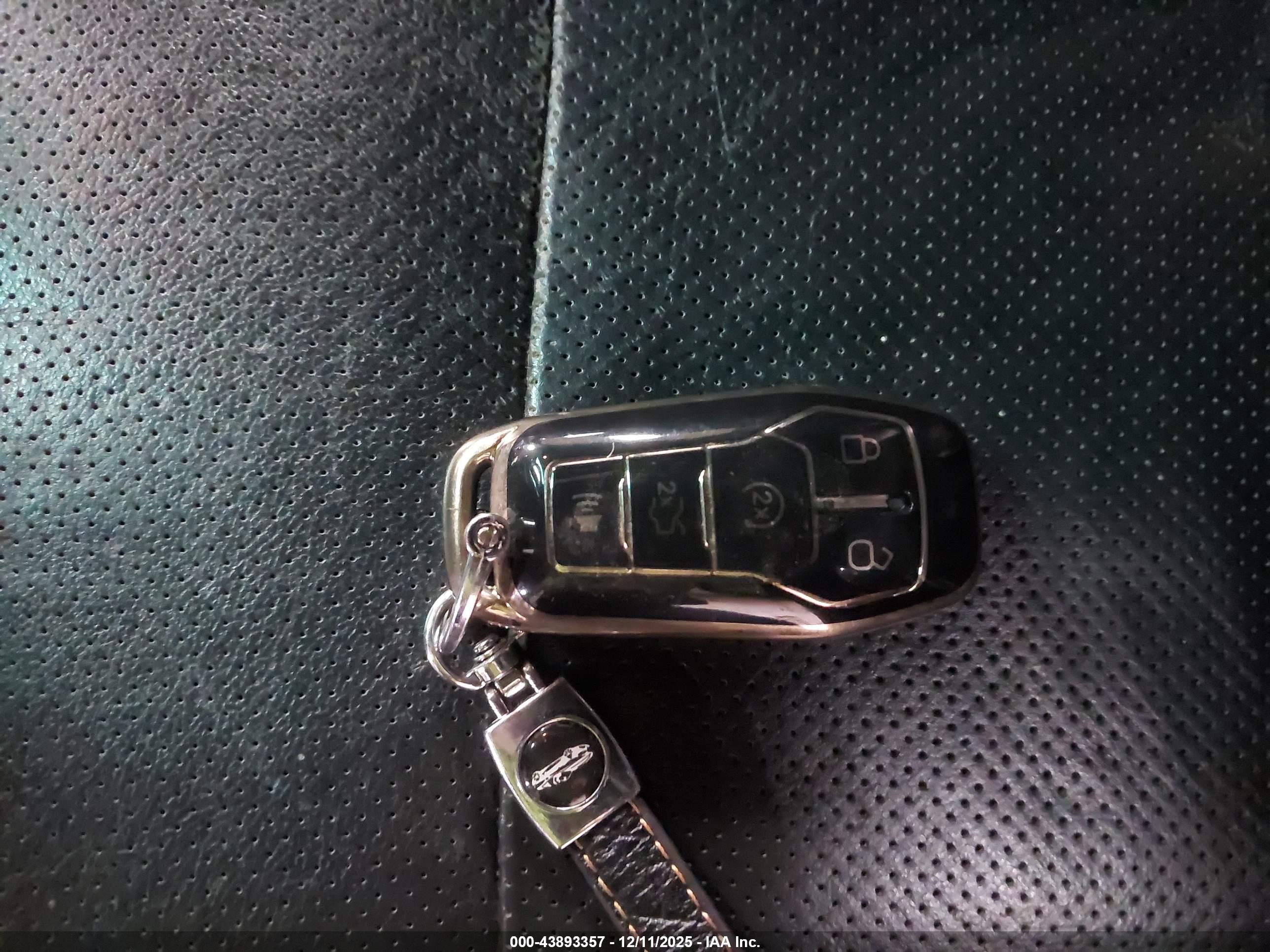 FORD EXPLORER image 11