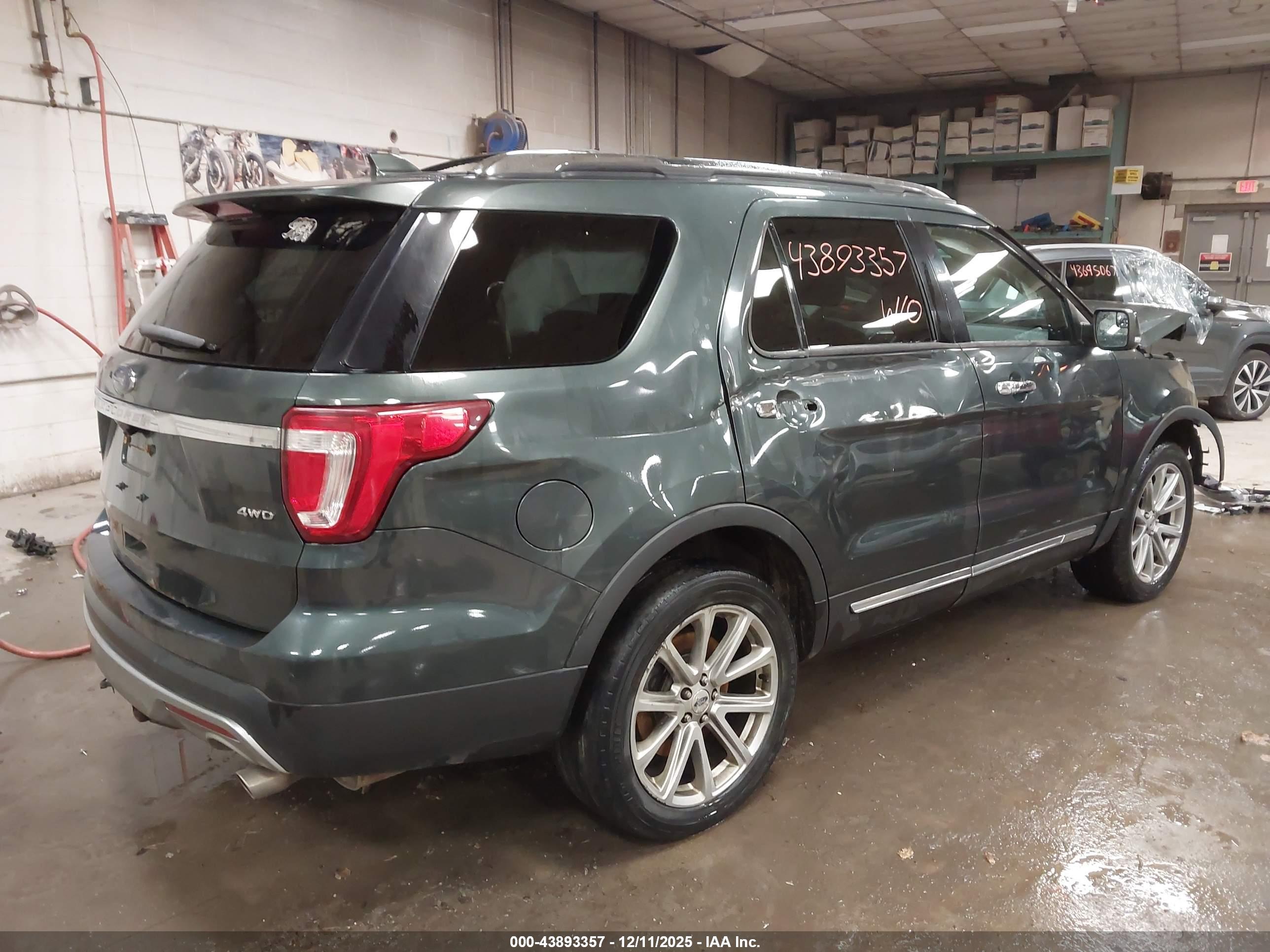 FORD EXPLORER image 4
