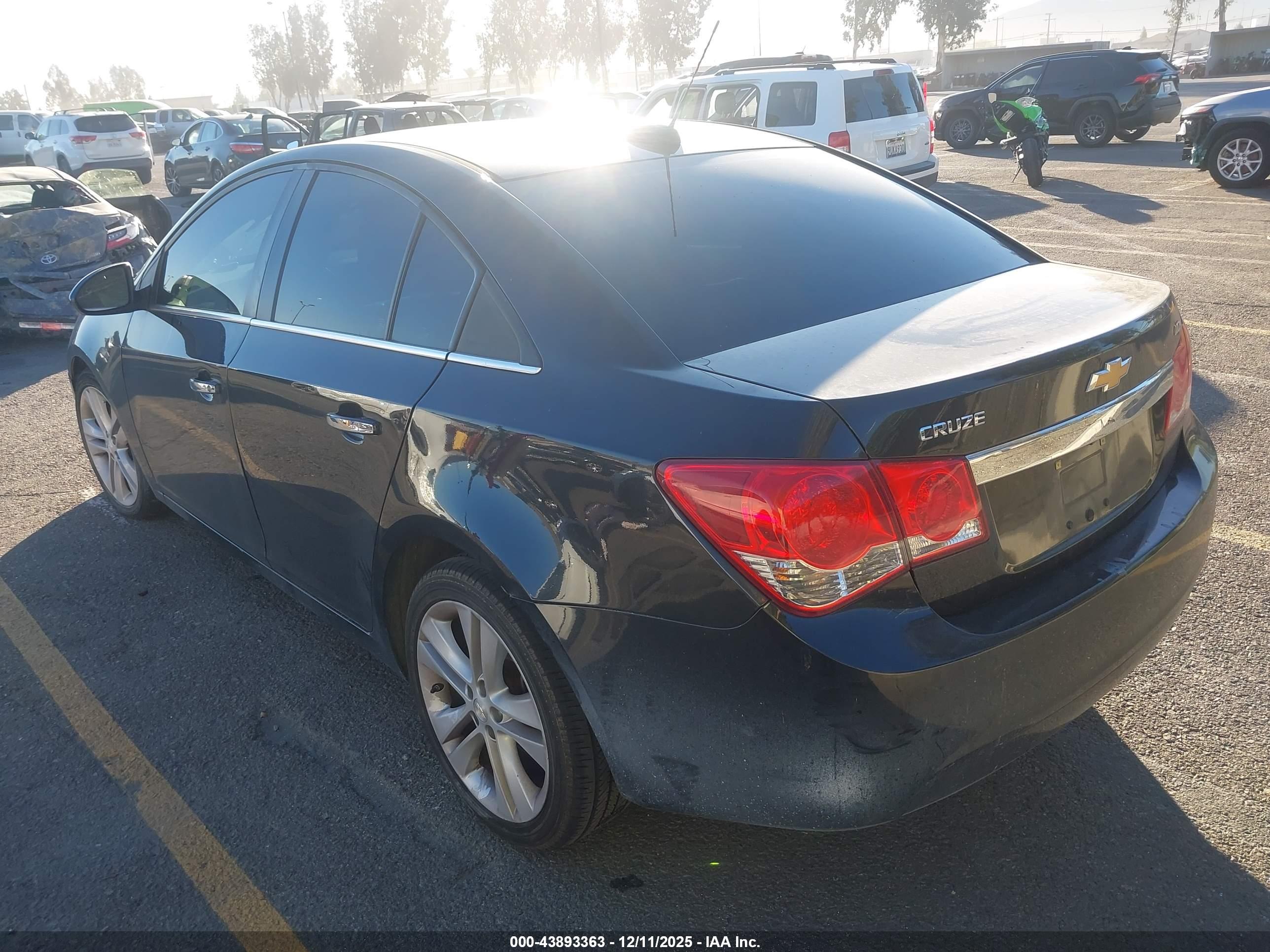 CHEVROLET CRUZE image 3