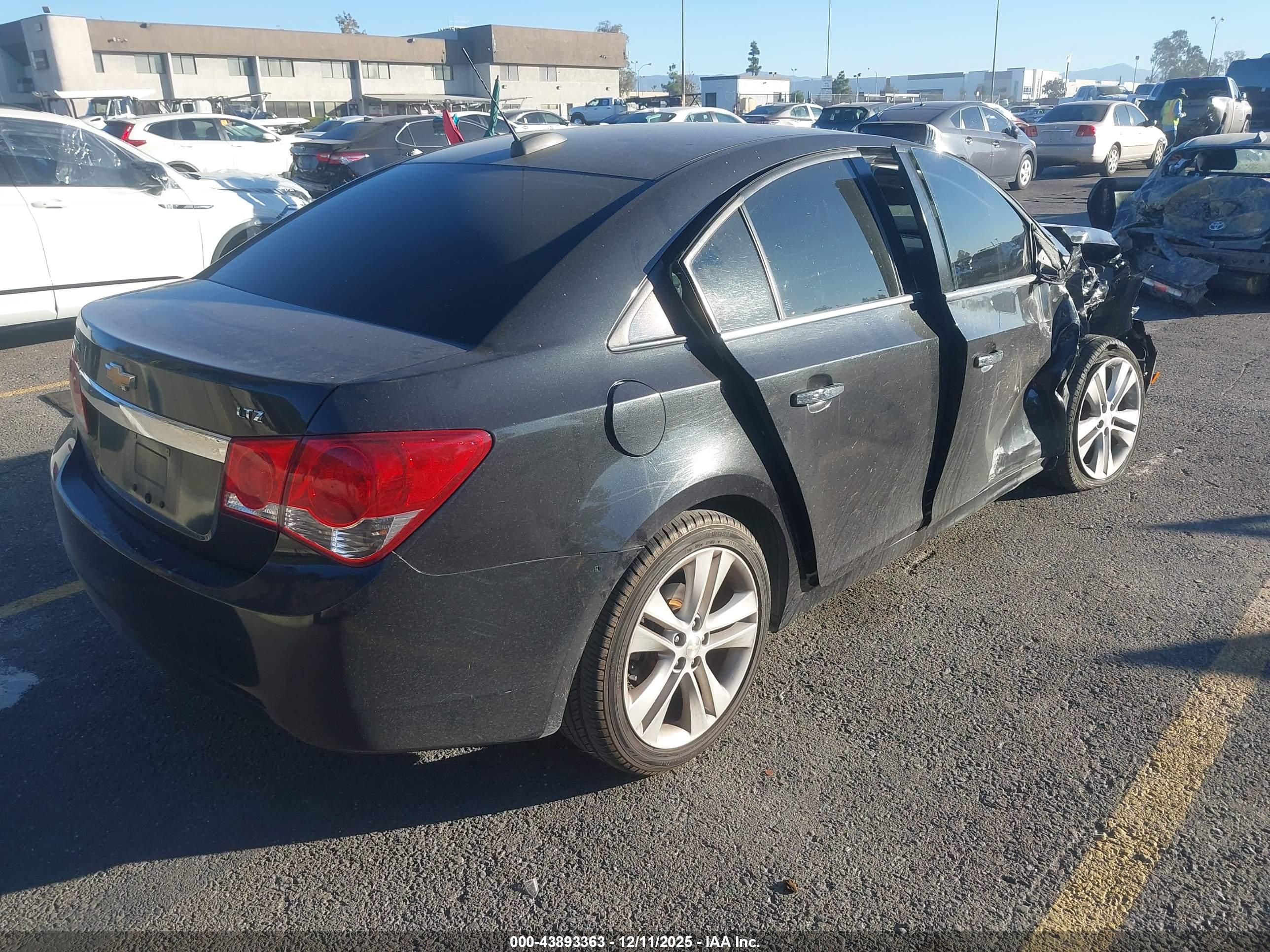 CHEVROLET CRUZE image 4