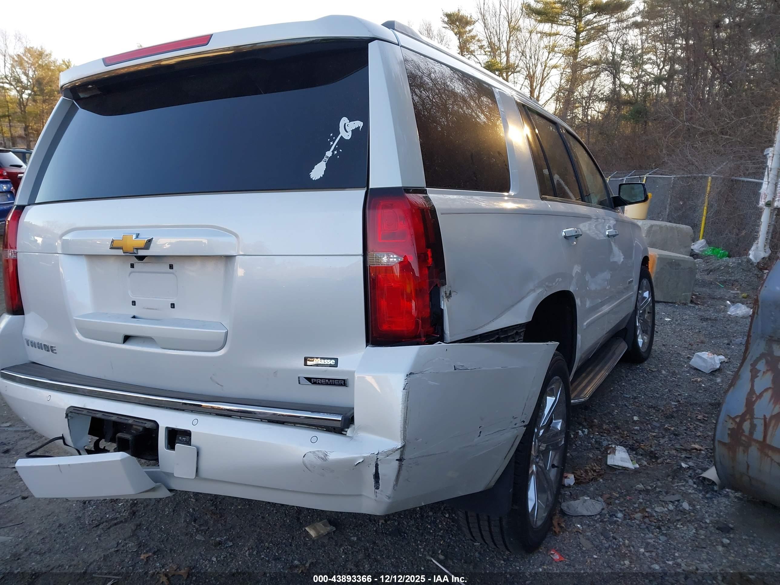 CHEVROLET TAHOE image 4