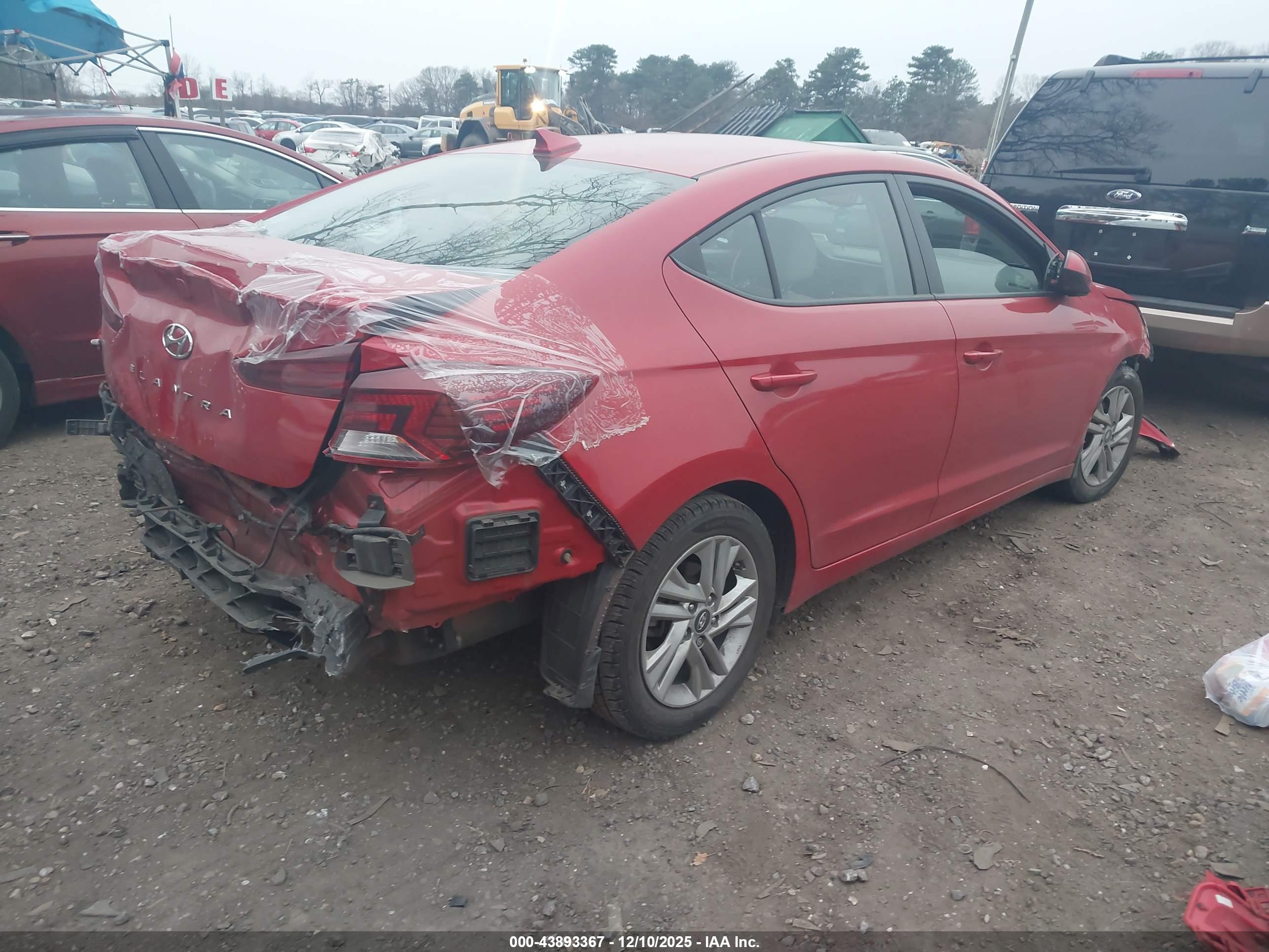 HYUNDAI ELANTRA image 4