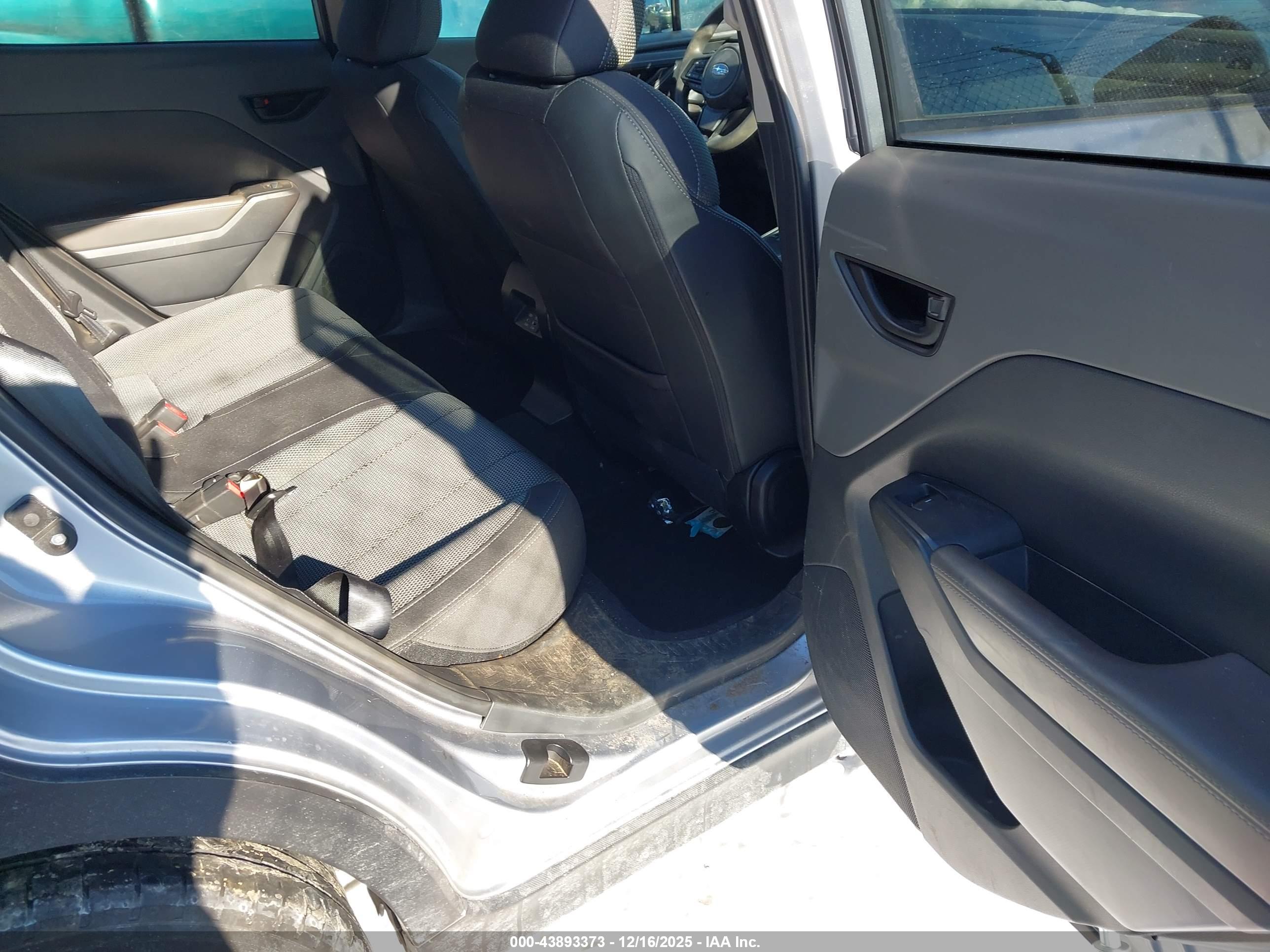 SUBARU CROSSTREK image 8