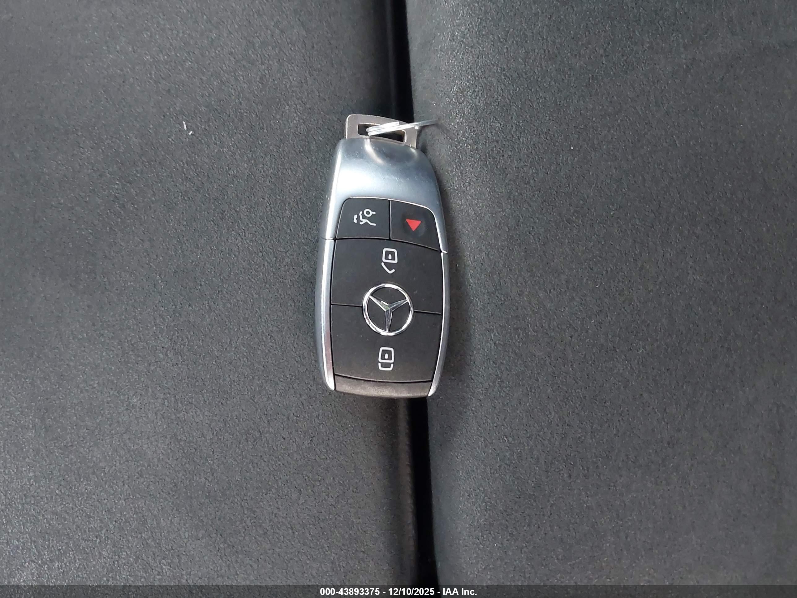 MERCEDES-BENZ A image 11
