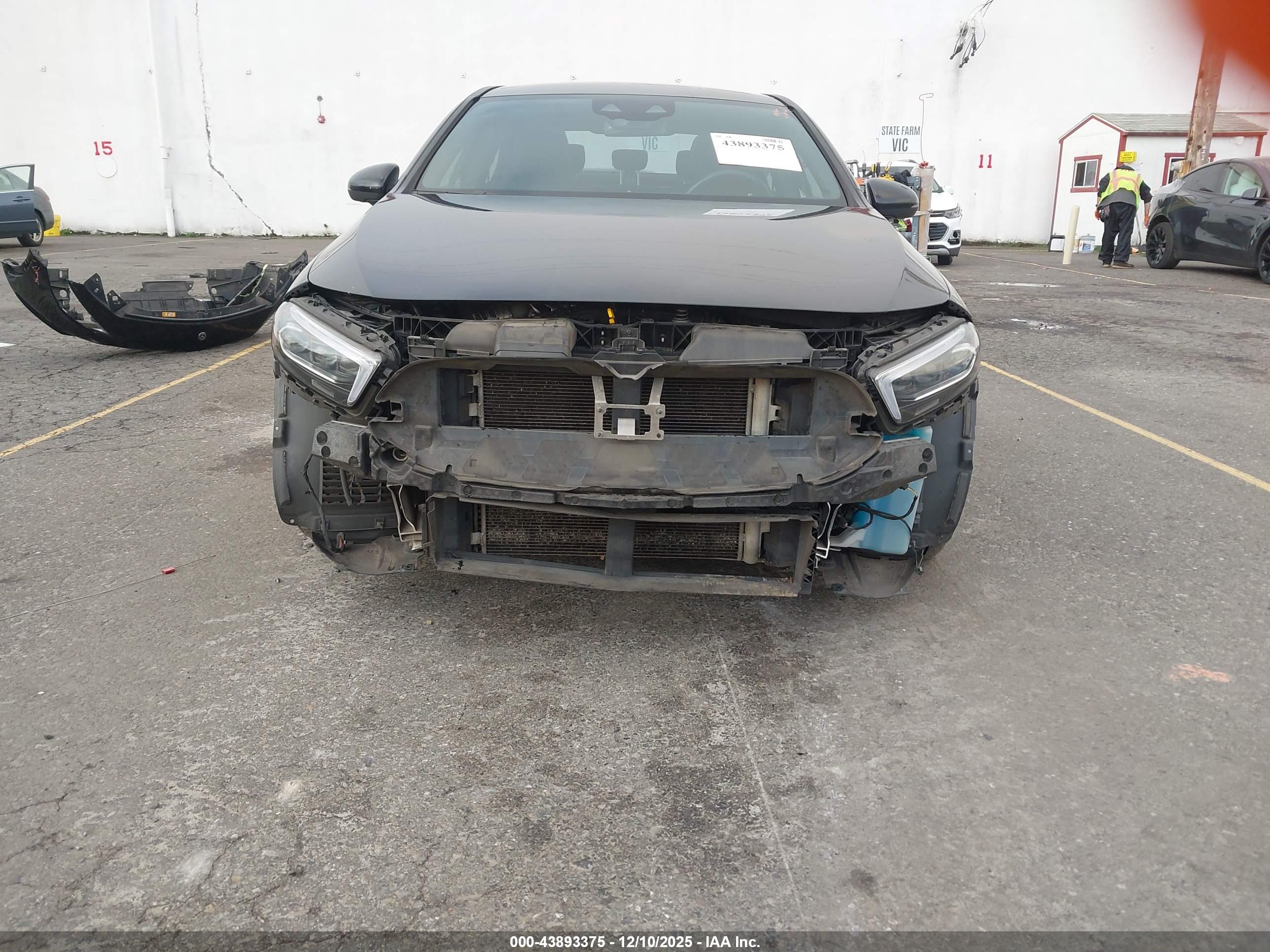 MERCEDES-BENZ A image 6
