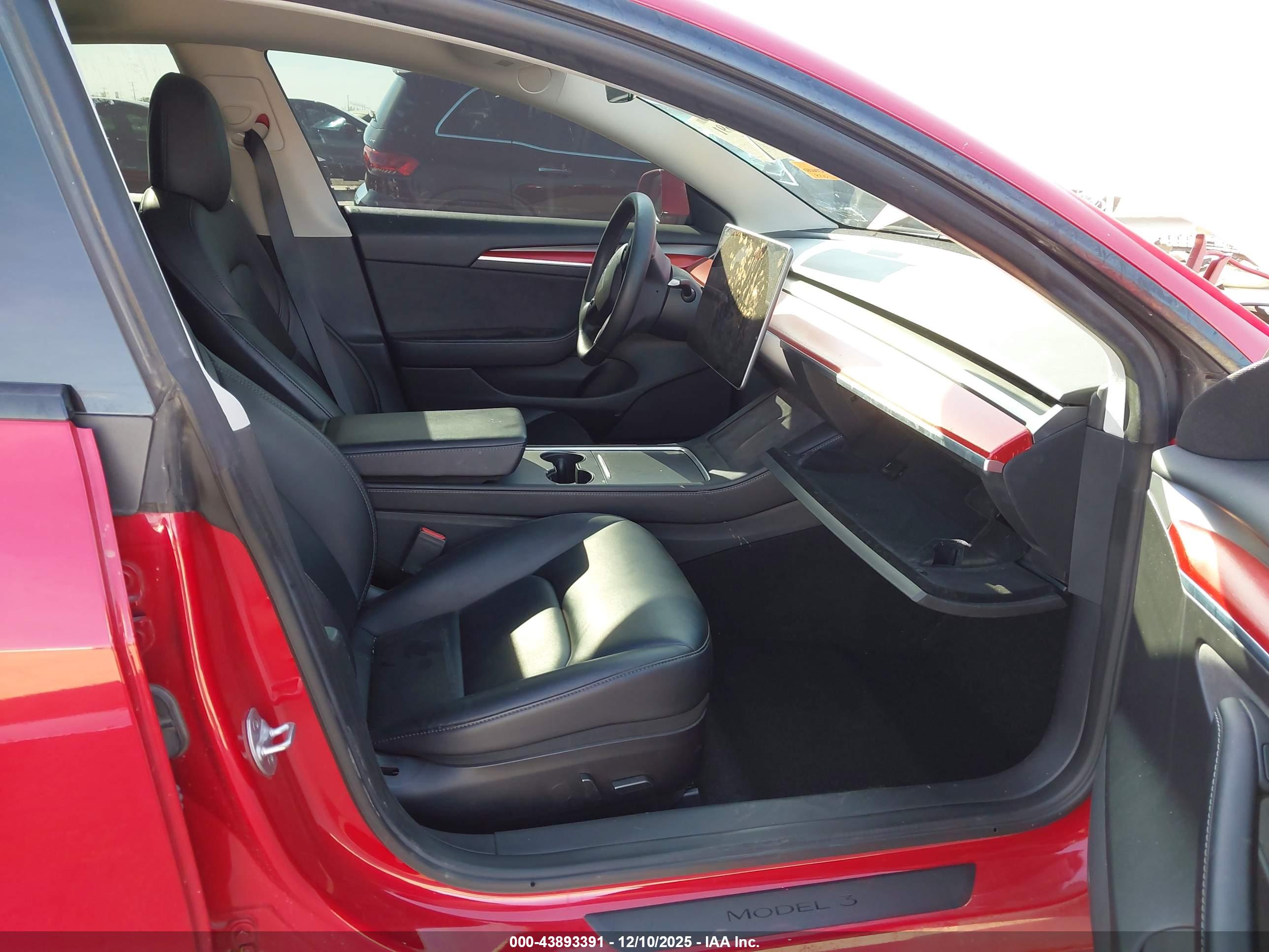 TESLA MODEL image 5